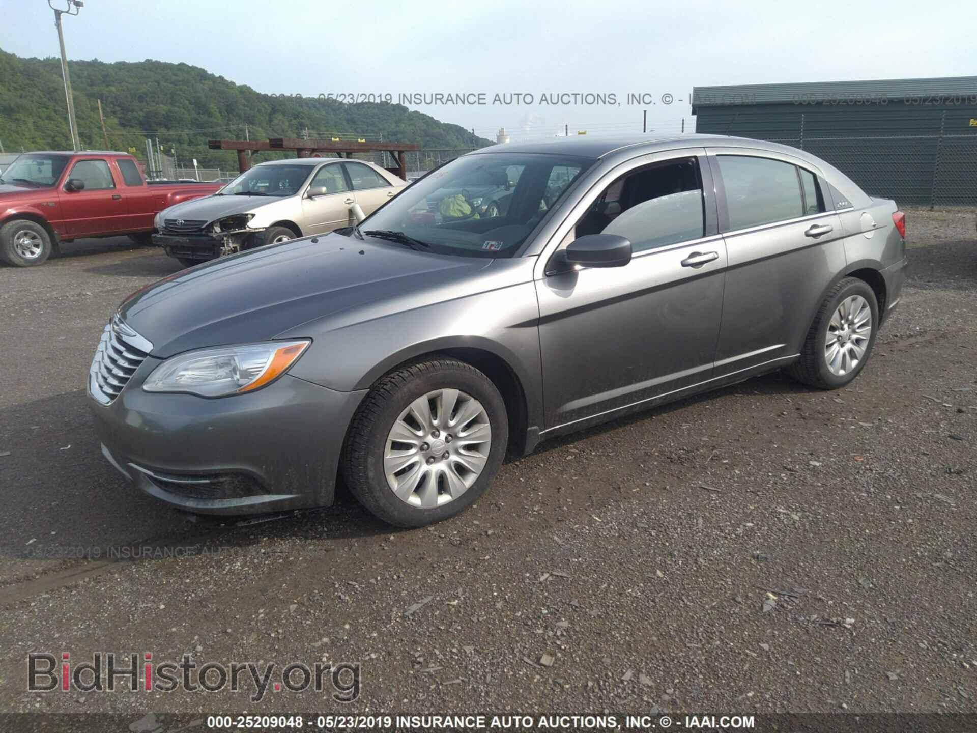 2012 CHRYSLER 200 - VIN: 1C3CCBAB0CN292034 - Фото 2