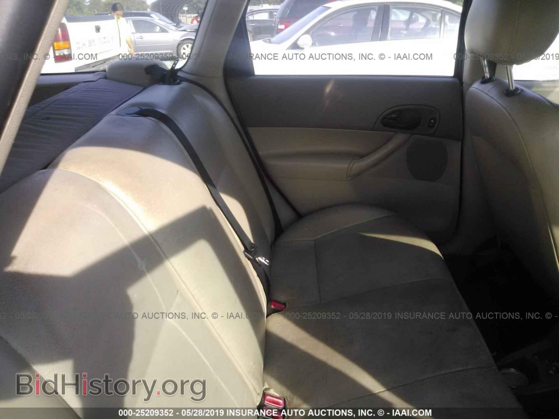 2005 FORD FOCUS - VIN: 1FAFP36NX5W157085 - Фото 8
