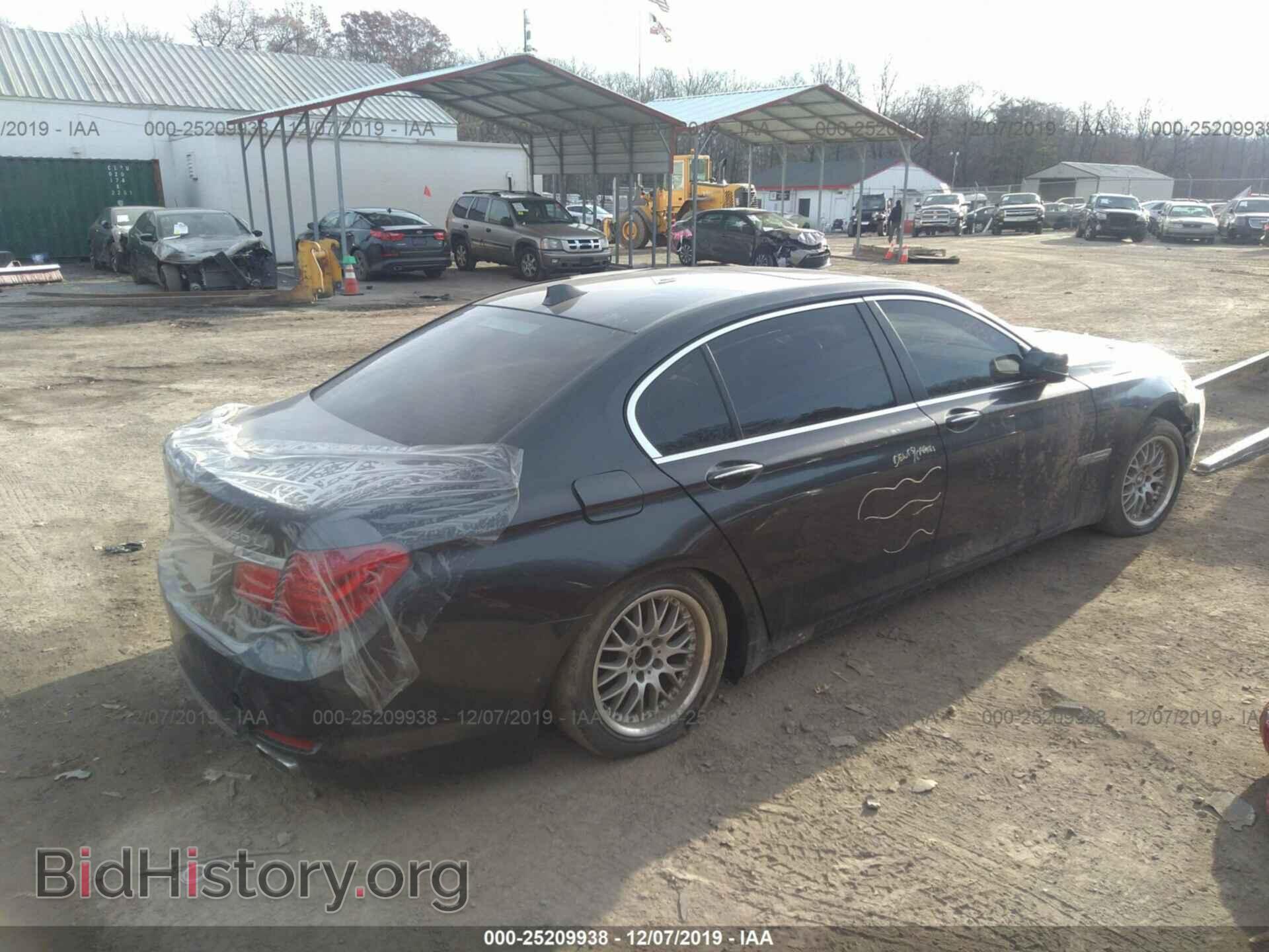 2011 BMW 750 - VIN: WBAKC8C54BC434488 - Фото 4