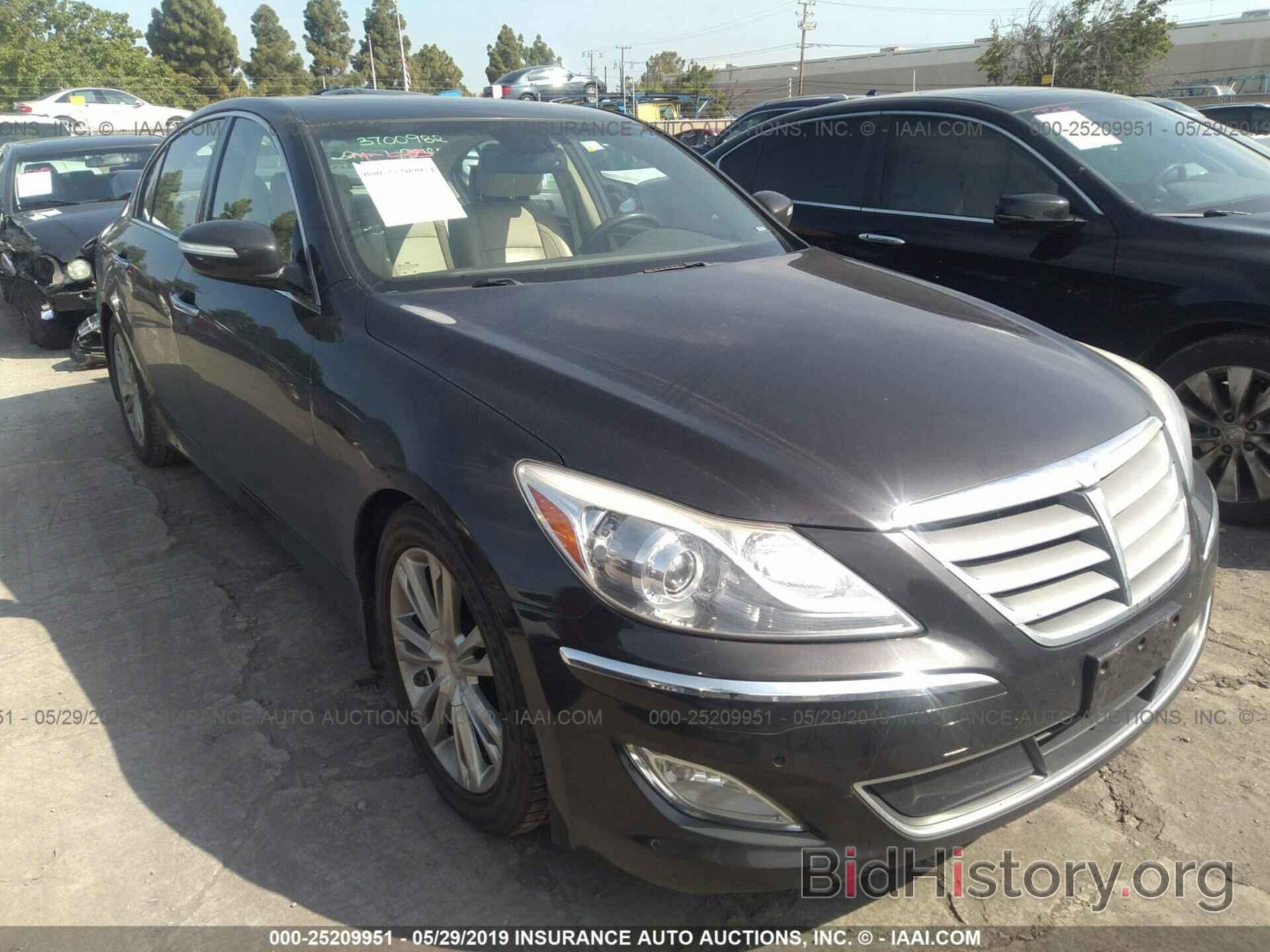 Photo KMHGC4DD3DU256119 - HYUNDAI GENESIS 2013