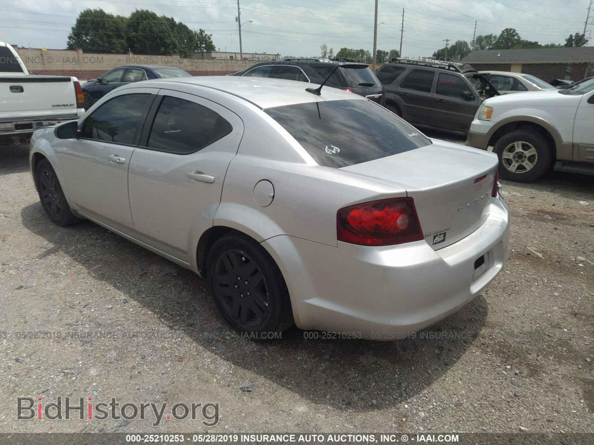 2011 DODGE AVENGER - VIN: 1B3BD4FB8BN617148 - Фото 3