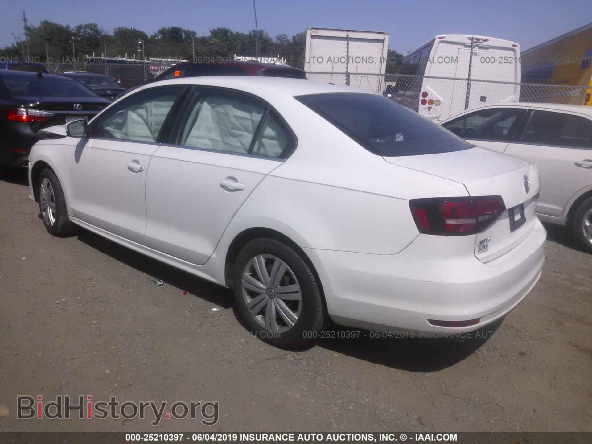 2017 VOLKSWAGEN JETTA - VIN: 3VW2B7AJ7HM257004 - Photo 3
