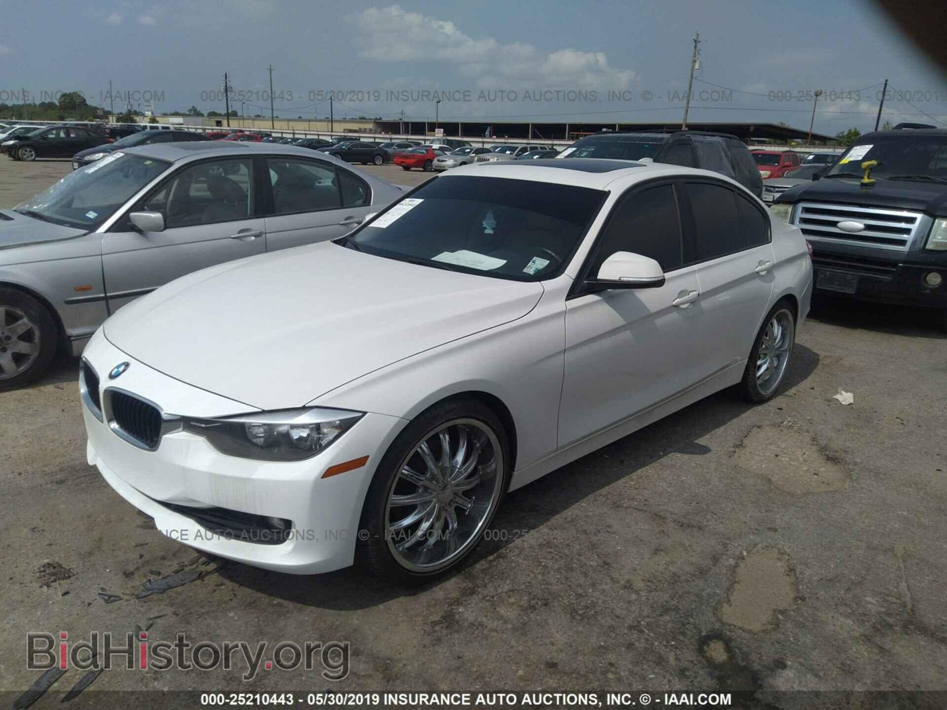 2013 BMW 328 - VIN: WBA3C1C50DF441970 - Фото 2