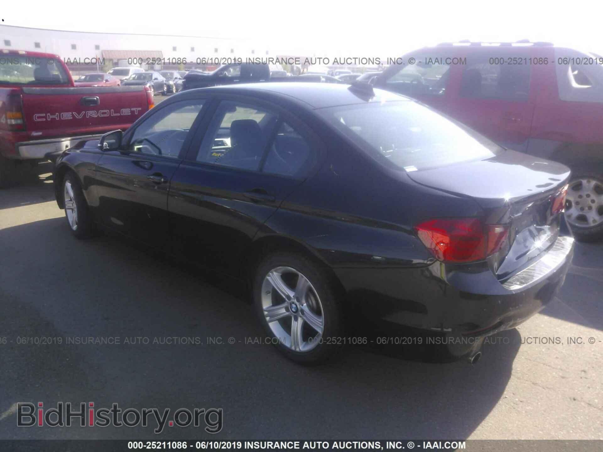2014 BMW 320 - VIN: WBA3C3C59EF987230 - Фото 3