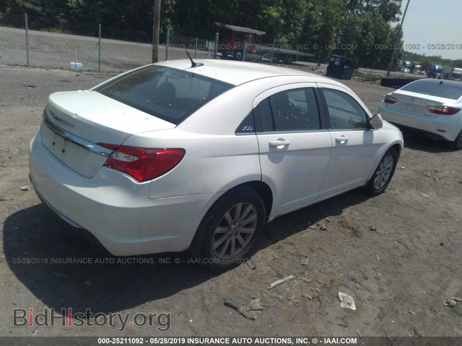 2011 CHRYSLER 200 - VIN: 1C3BC1FB4BN512966 - Photo 4