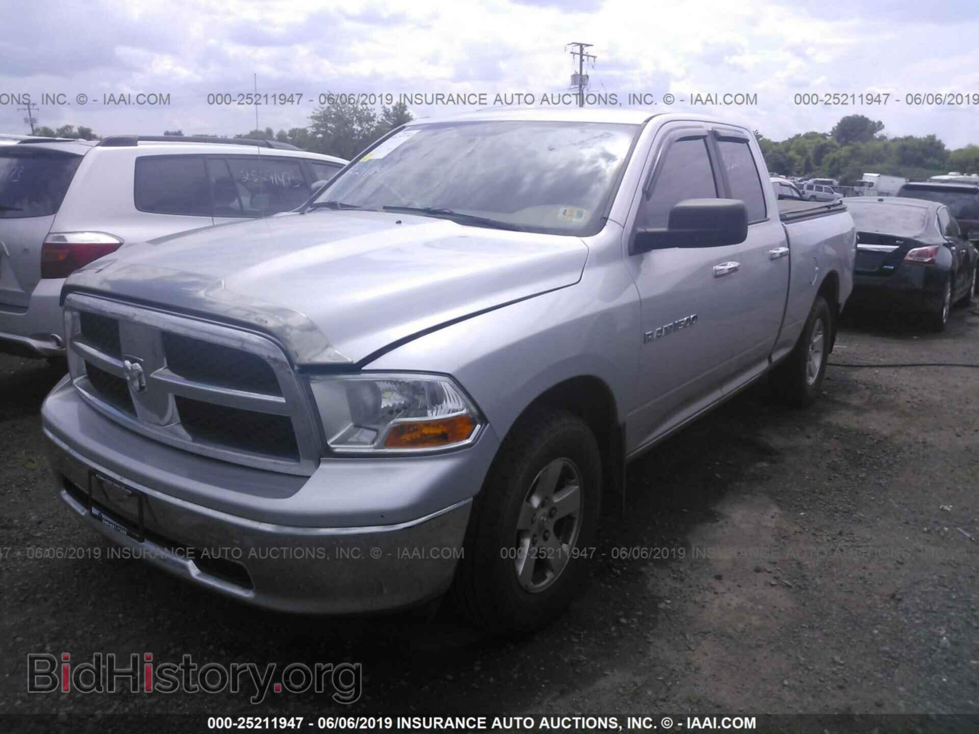 2011 DODGE RAM 1500 - VIN: 1D7RV1GP4BS609185 - Фото 2