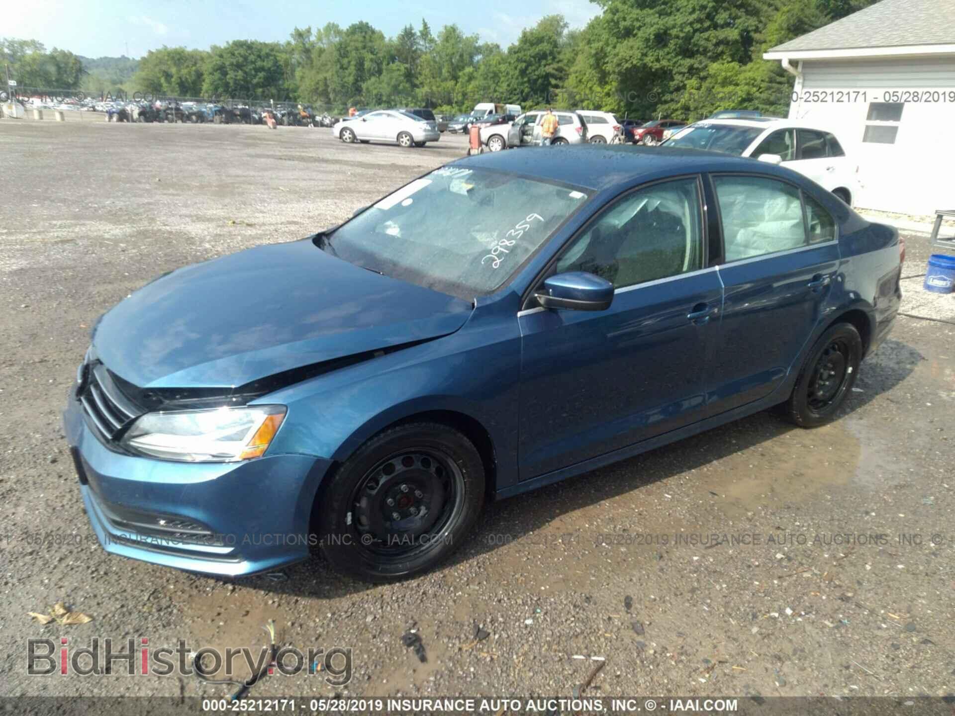 2017 VOLKSWAGEN JETTA - VIN: 3VW2B7AJ7HM298359 - Photo 2