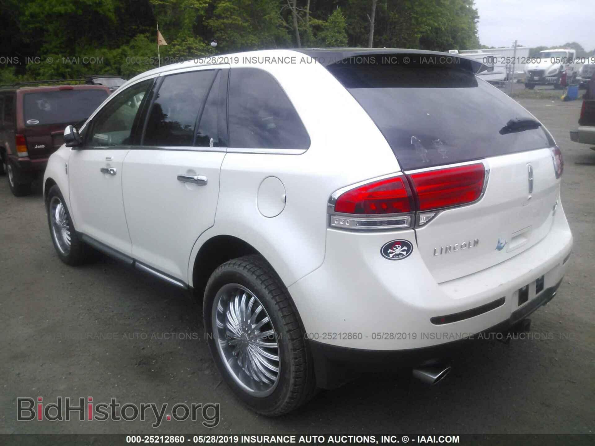 2011 LINCOLN MKX - VIN: 2LMDJ8JK2BBJ23975 - Photo 3