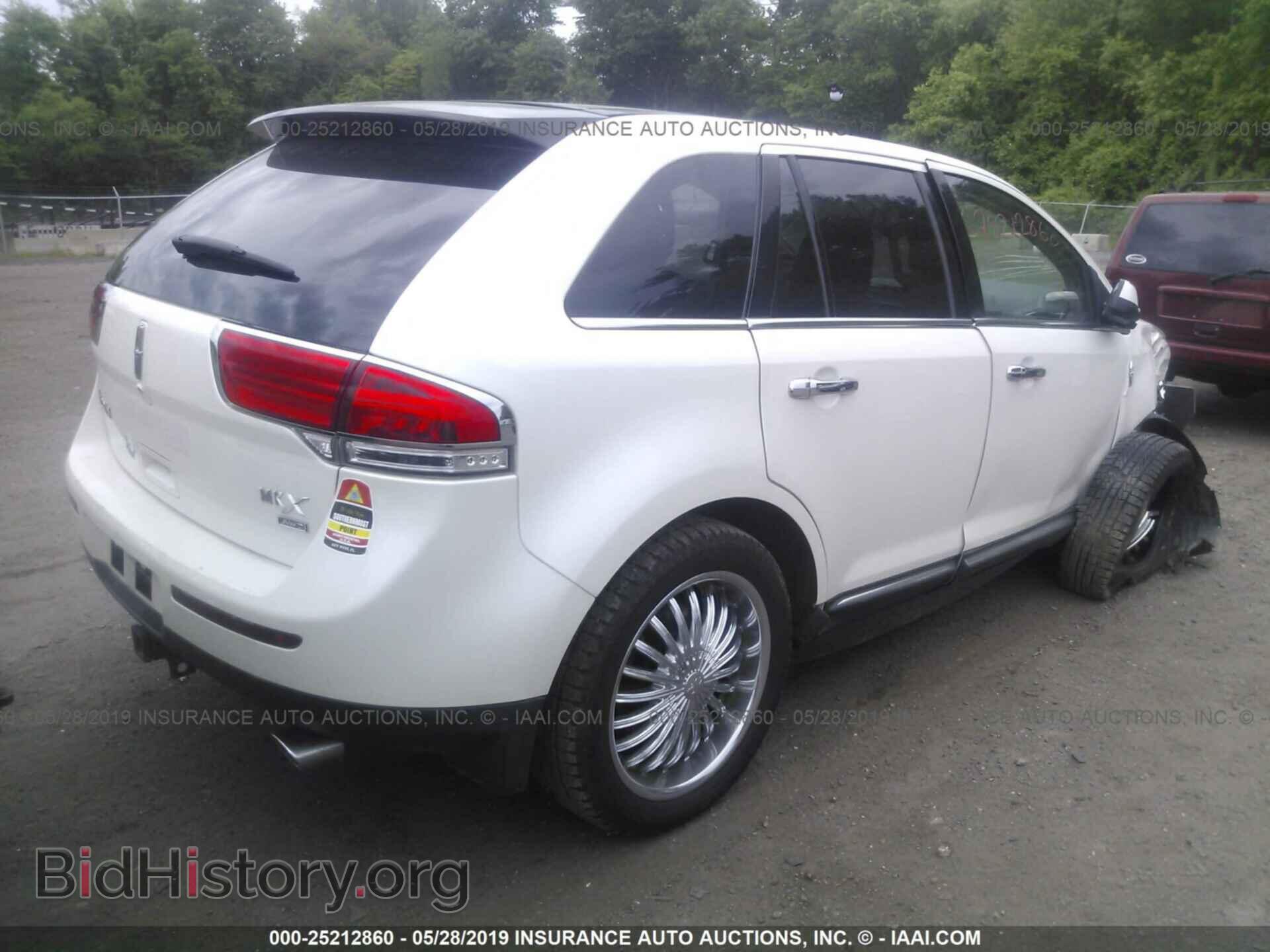 2011 LINCOLN MKX - VIN: 2LMDJ8JK2BBJ23975 - Photo 4