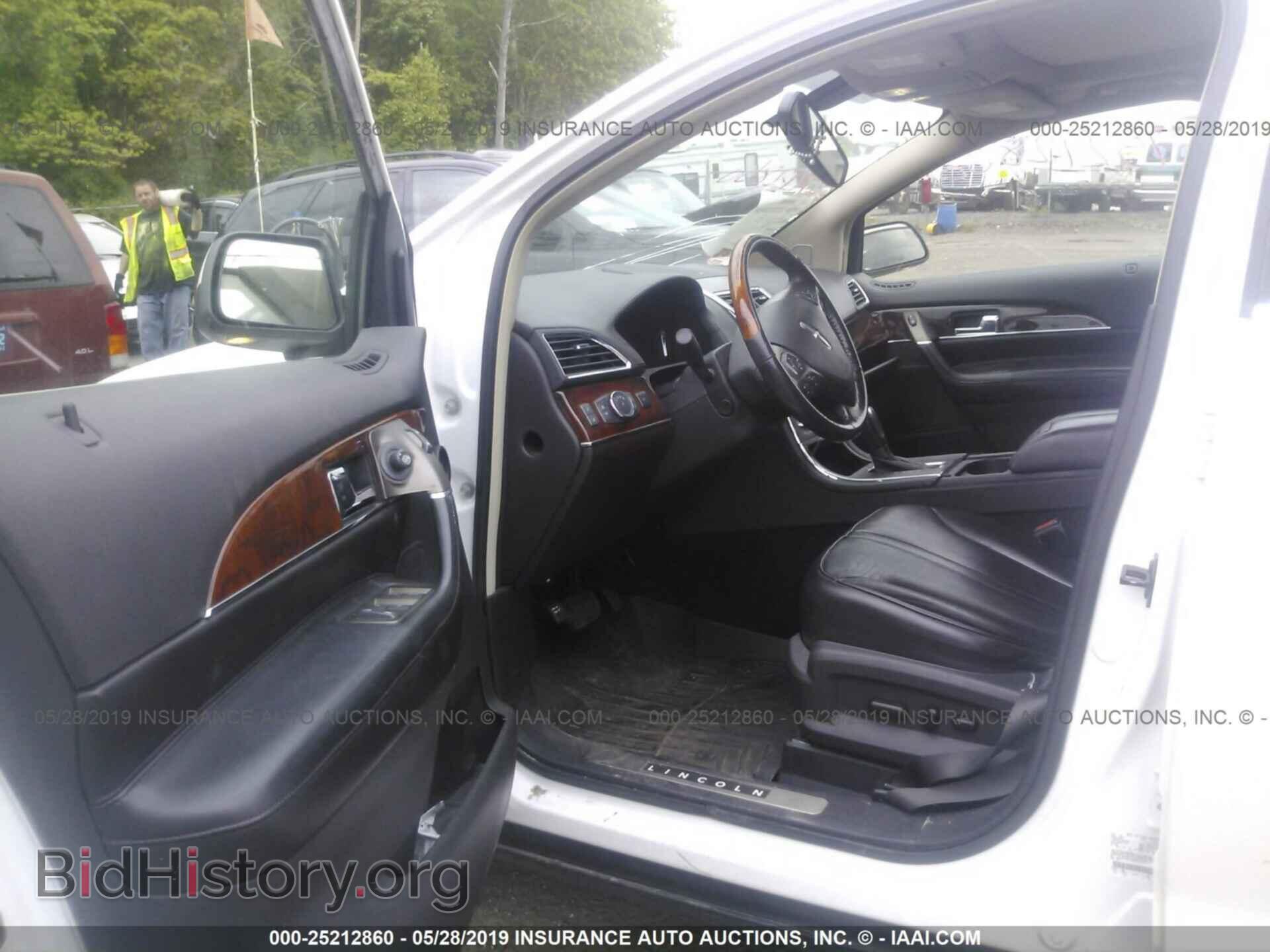2011 LINCOLN MKX - VIN: 2LMDJ8JK2BBJ23975 - Photo 5