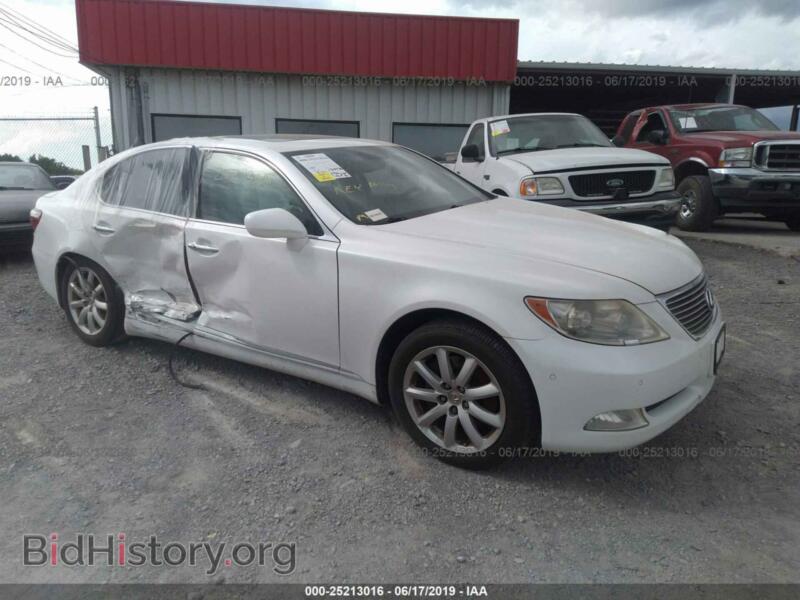 2007 Lexus LS 460 (VIN JTHBL46F375039079) — фото 1 из 10, IAAI, повреждение: правый бок