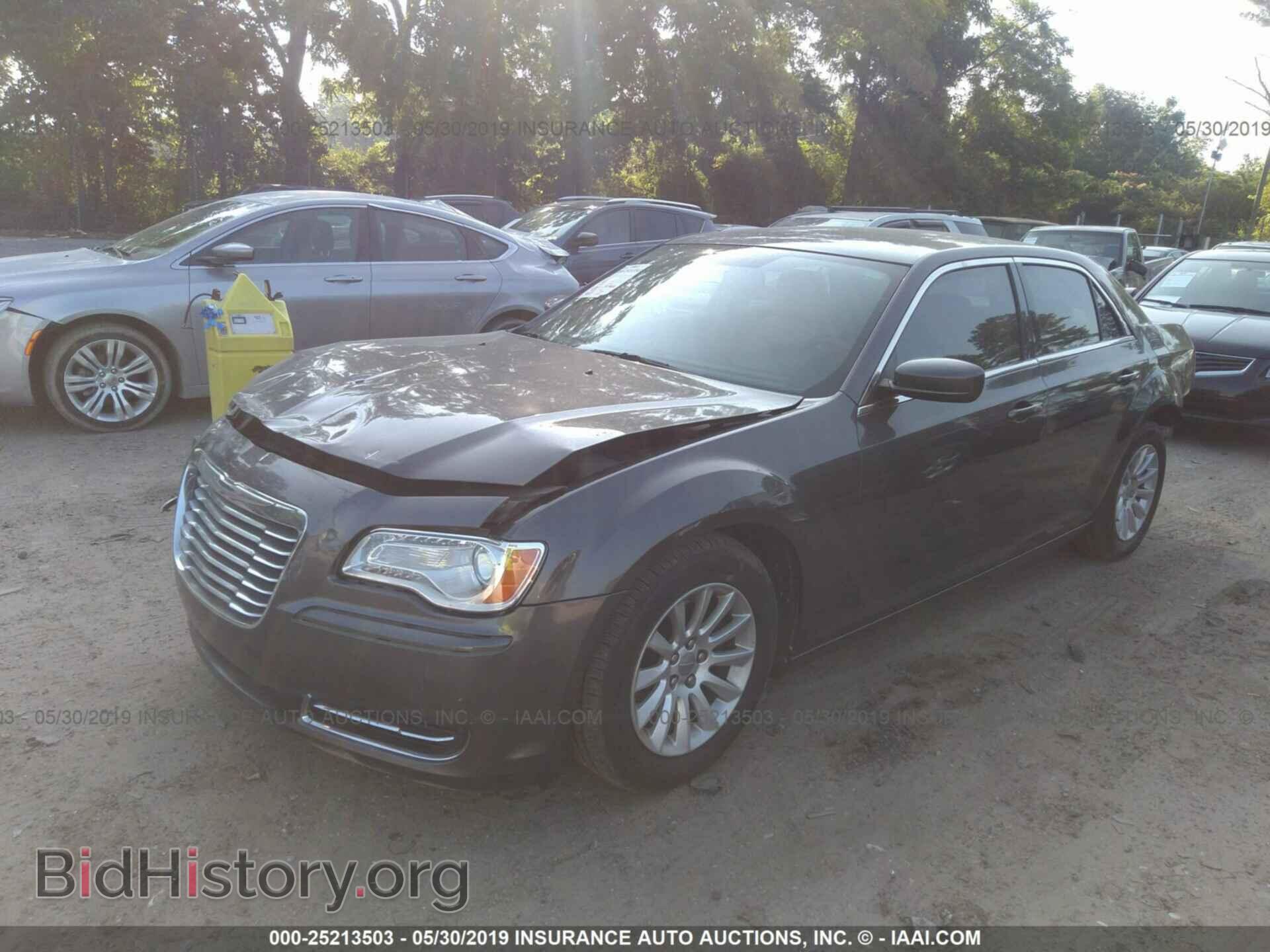 2013 CHRYSLER 300 - VIN: 2C3CCAAG3DH572790 - Photo 2