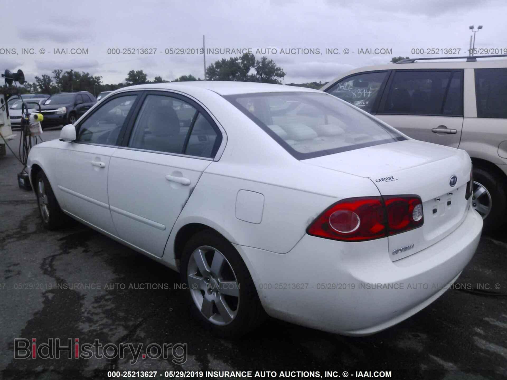 2008 KIA OPTIMA - VIN: KNAGE123885239305 - Фото 3