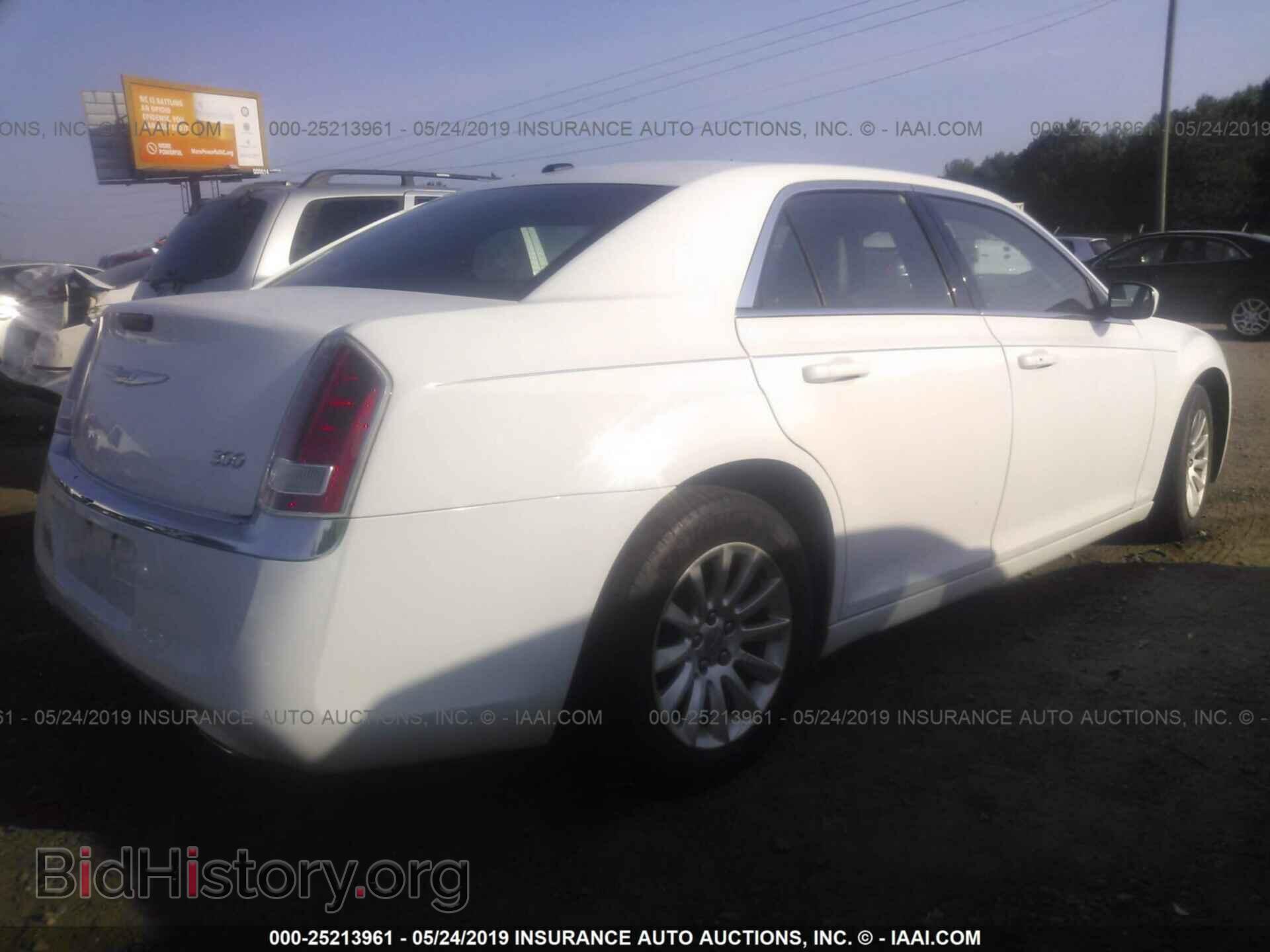 2014 CHRYSLER 300 - VIN: 2C3CCAAG8EH180891 - Фото 4