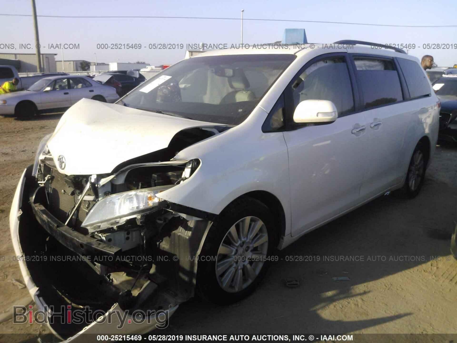2013 TOYOTA SIENNA - VIN: 5TDYK3DC8DS335741 - Фото 2