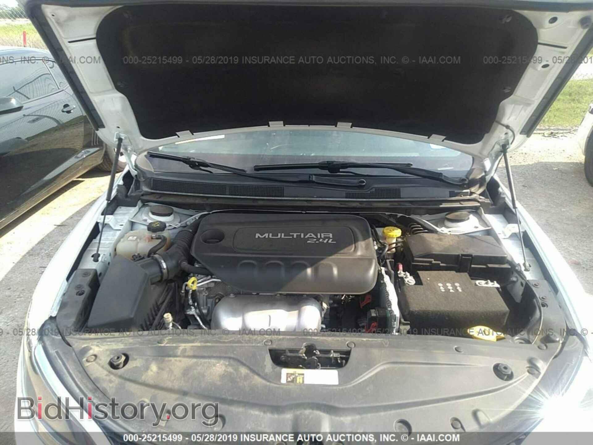 2016 CHRYSLER 200 - VIN: 1C3CCCAB6GN166045 - Фото 10