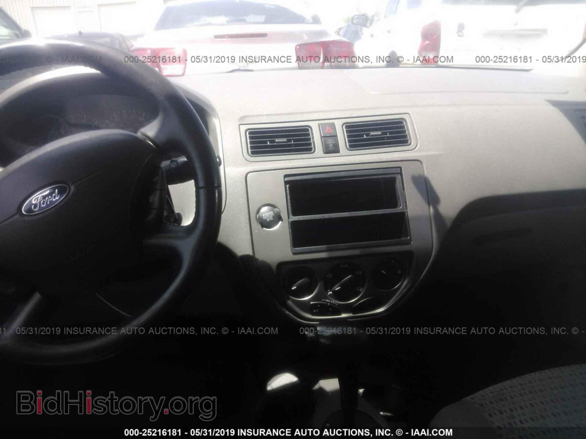 2005 FORD FOCUS - VIN: 1FAFP34N55W152878 - Фото 5