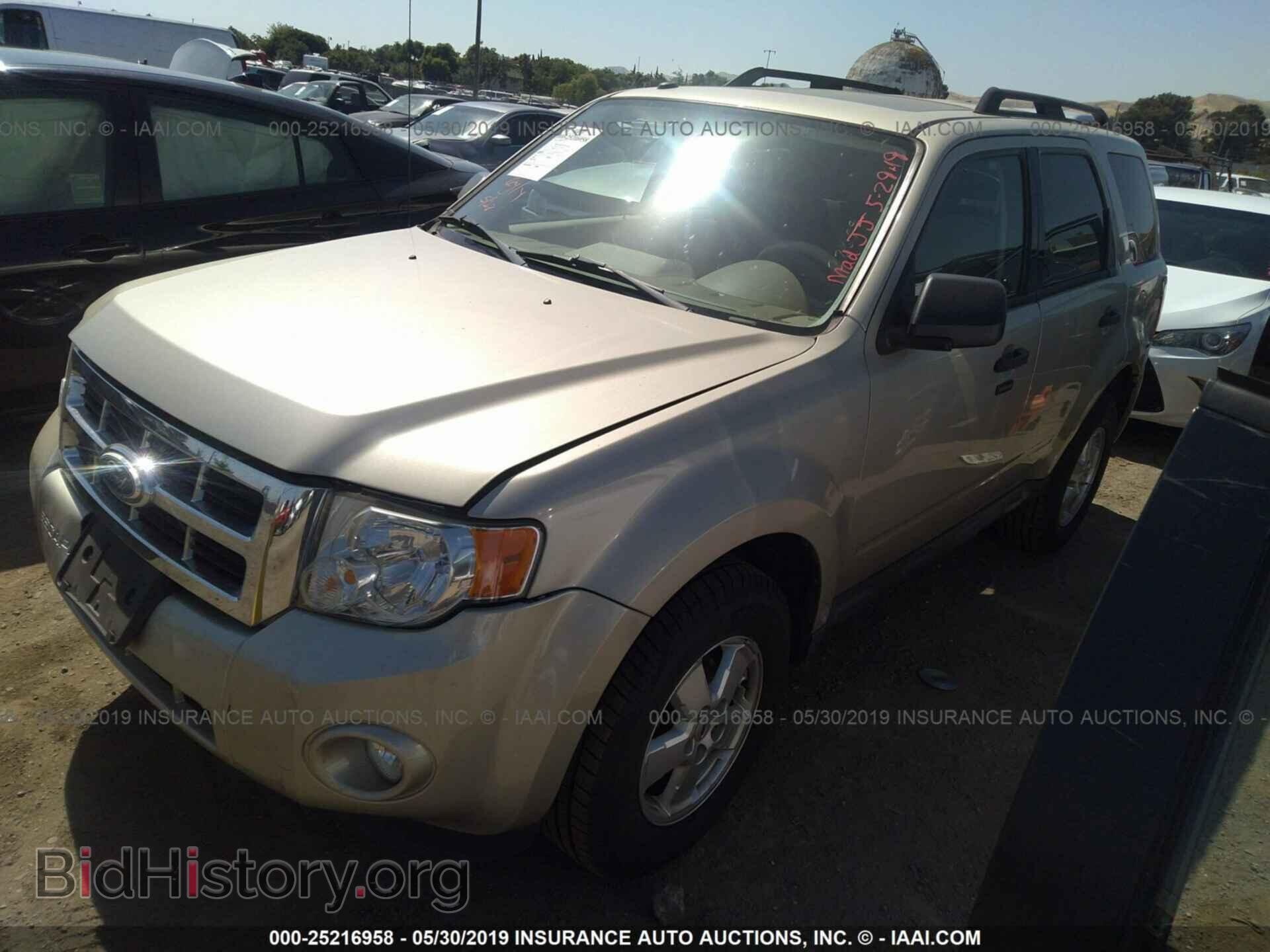 2011 FORD ESCAPE - VIN: 1FMCU0D77BKA74785 - Фото 2