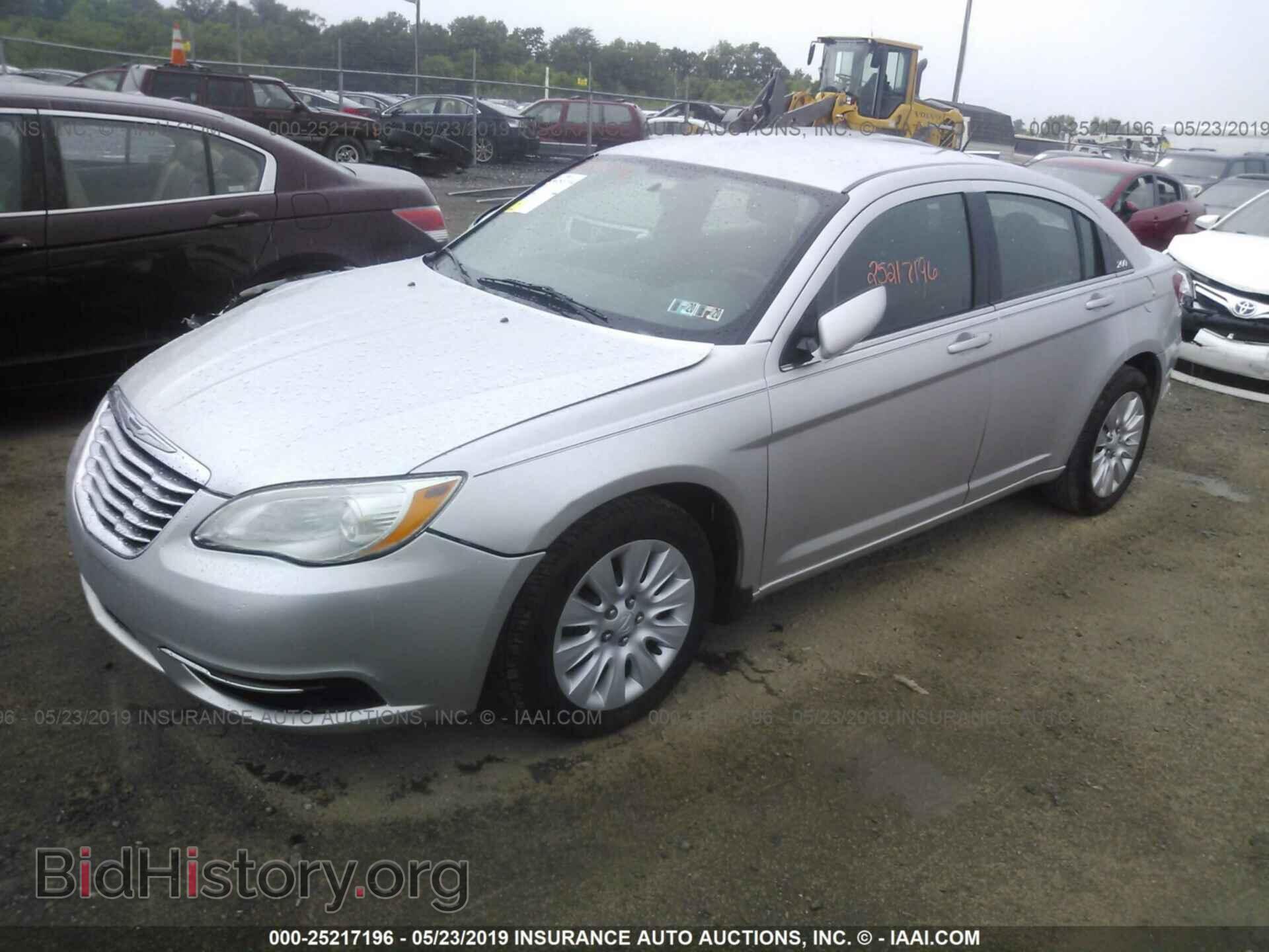 2012 CHRYSLER 200 - VIN: 1C3CCBAB8CN167279 - Фото 2