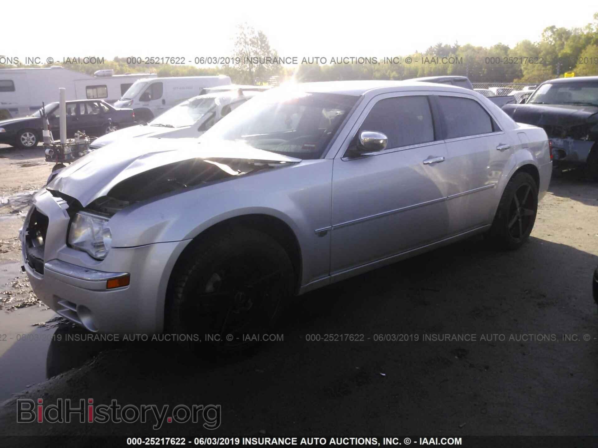 2007 CHRYSLER 300C - VIN: 2C3KK63H57H628704 - Фото 2