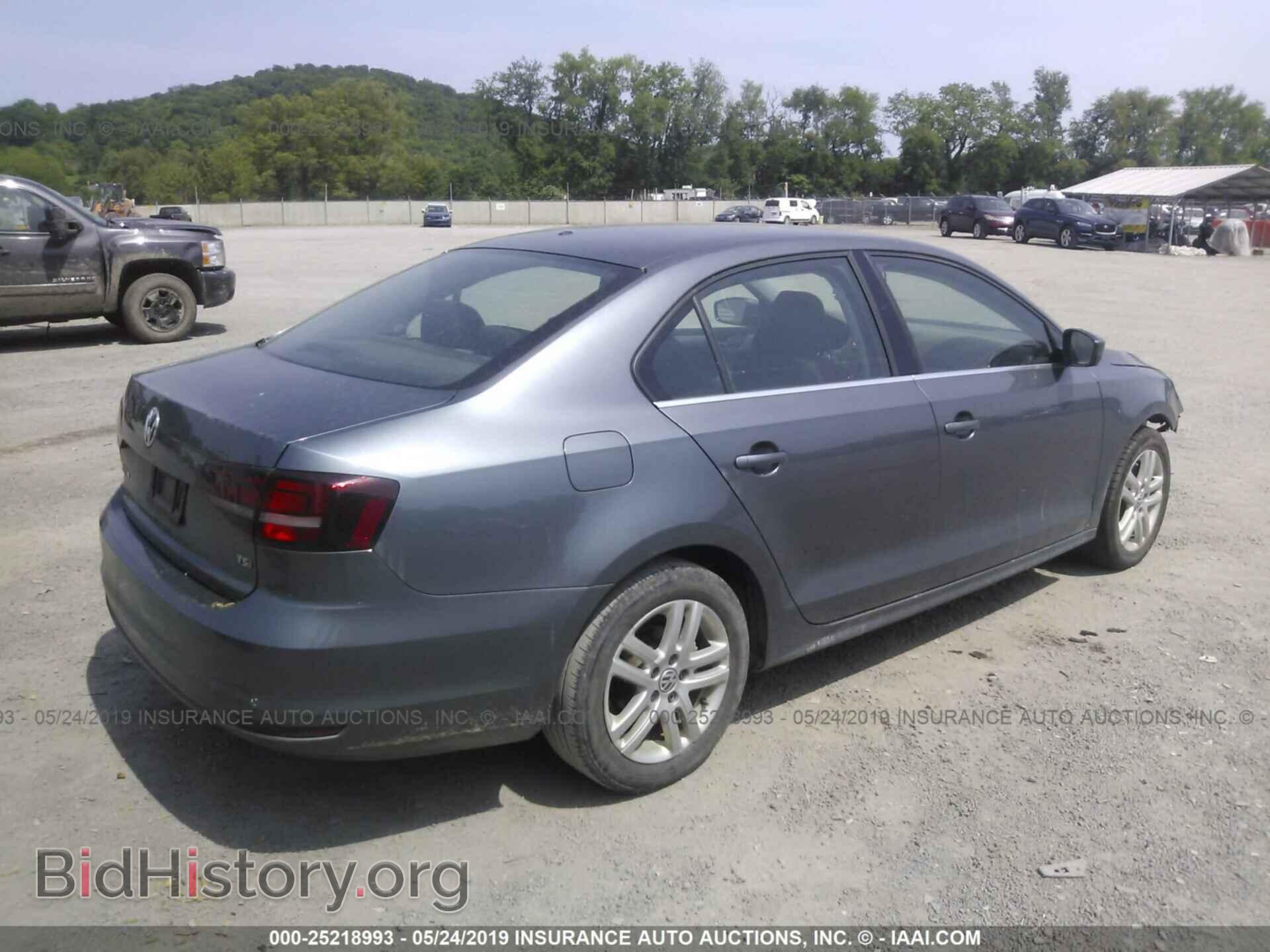 2017 VOLKSWAGEN JETTA - VIN: 3VW2B7AJ6HM352525 - Фото 4