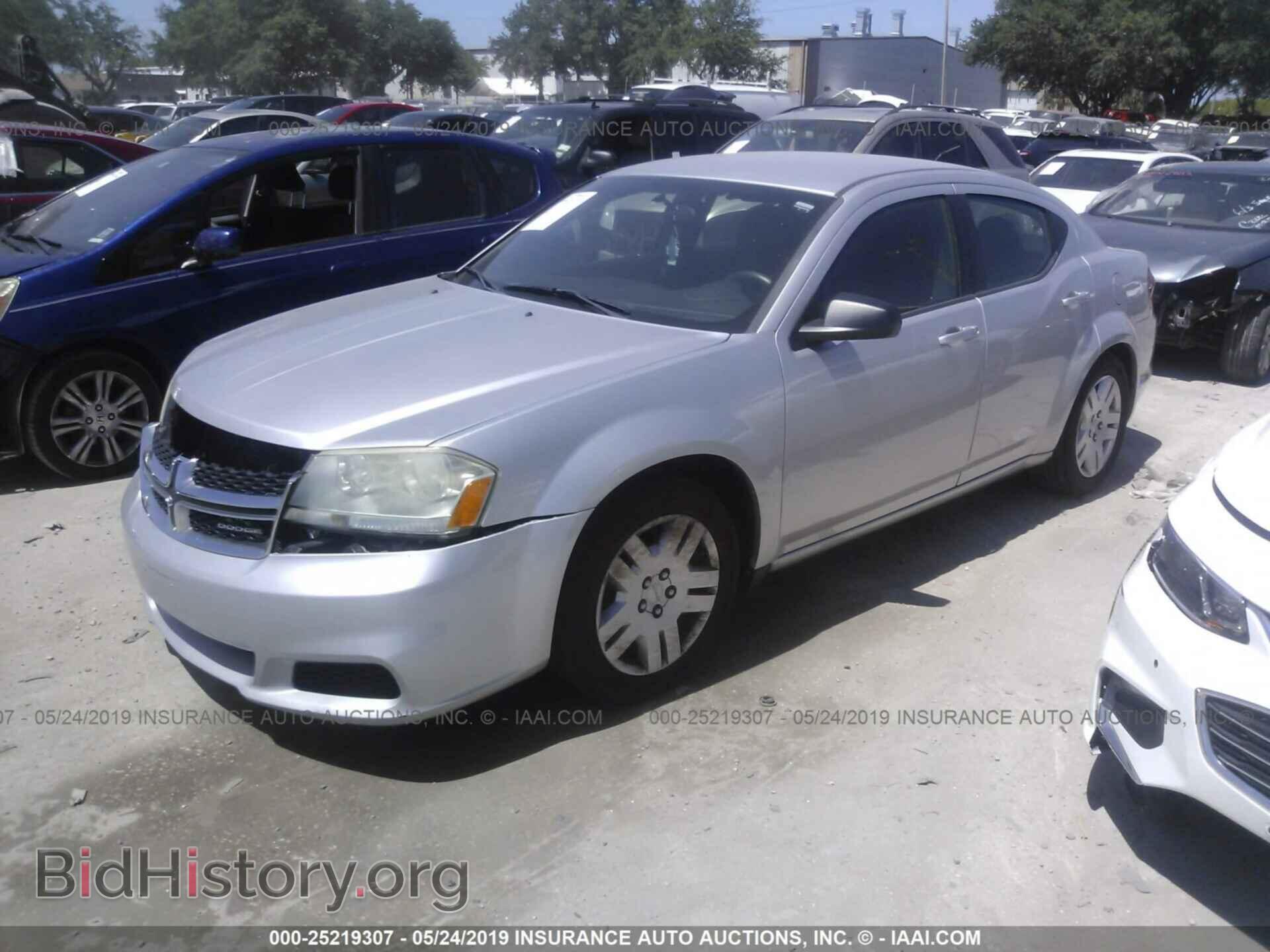 2011 DODGE AVENGER - VIN: 1B3BD4FB0BN561321 - Фото 2
