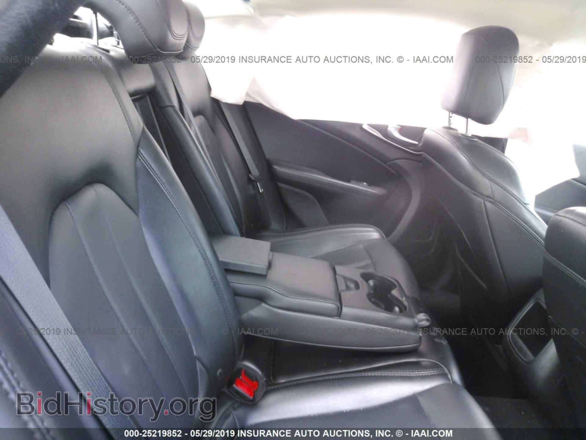 2016 CHRYSLER 200 - VIN: 1C3CCCAB6GN178678 - Photo 8