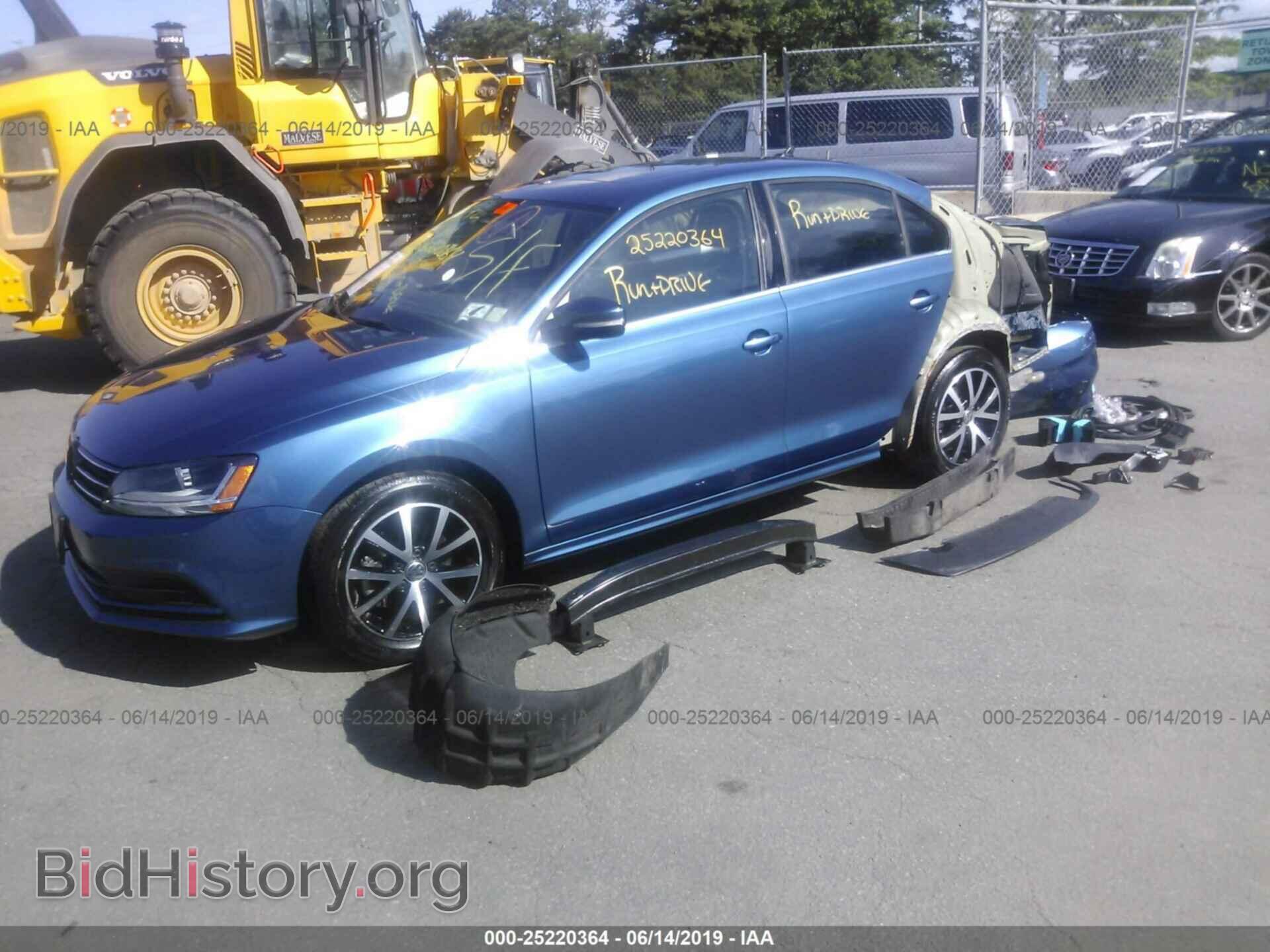 2017 VOLKSWAGEN JETTA - VIN: 3VWDB7AJ5HM367669 - Фото 2