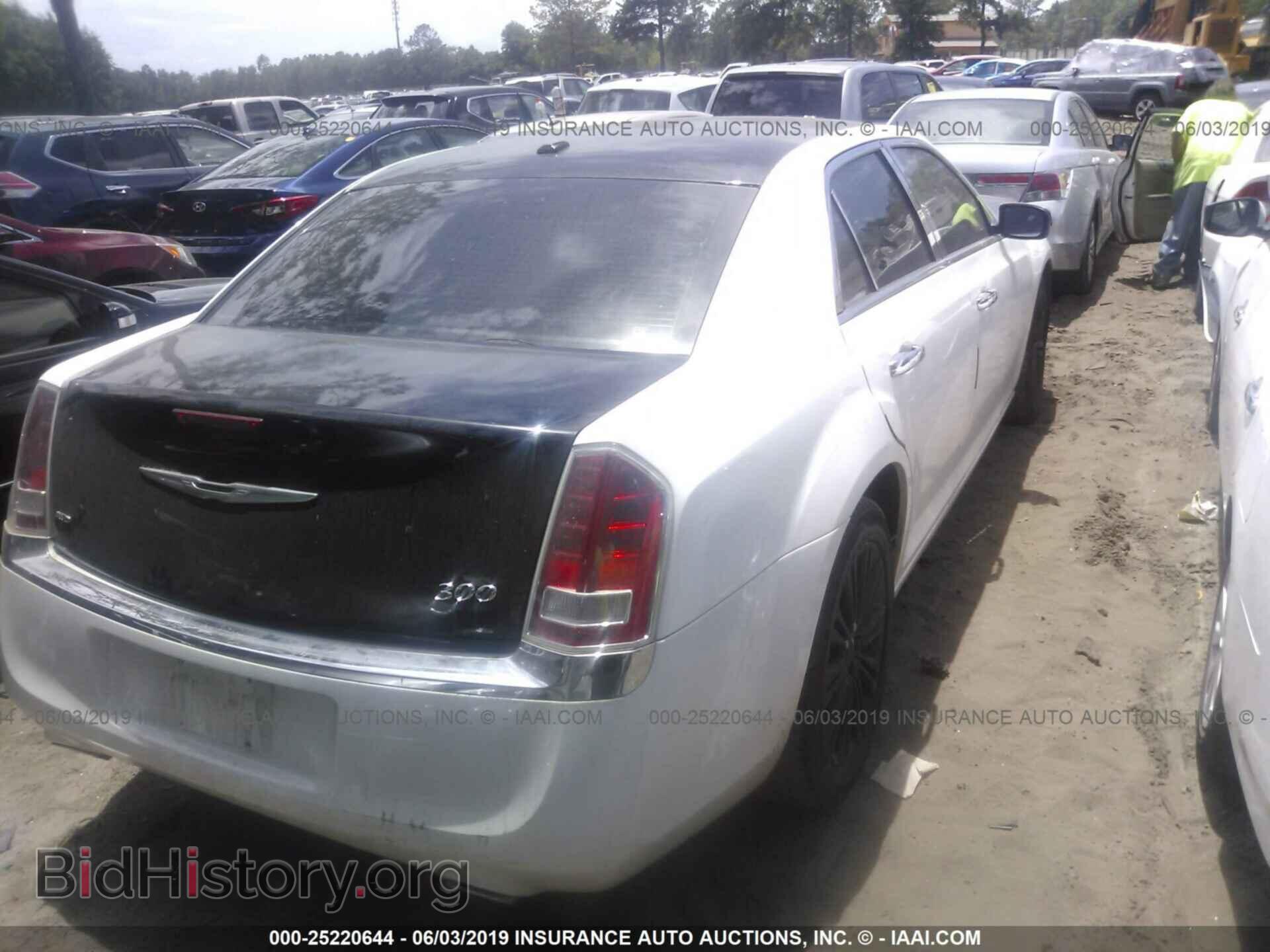 2013 CHRYSLER 300 - VIN: 2C3CCARG6DH602448 - Photo 4