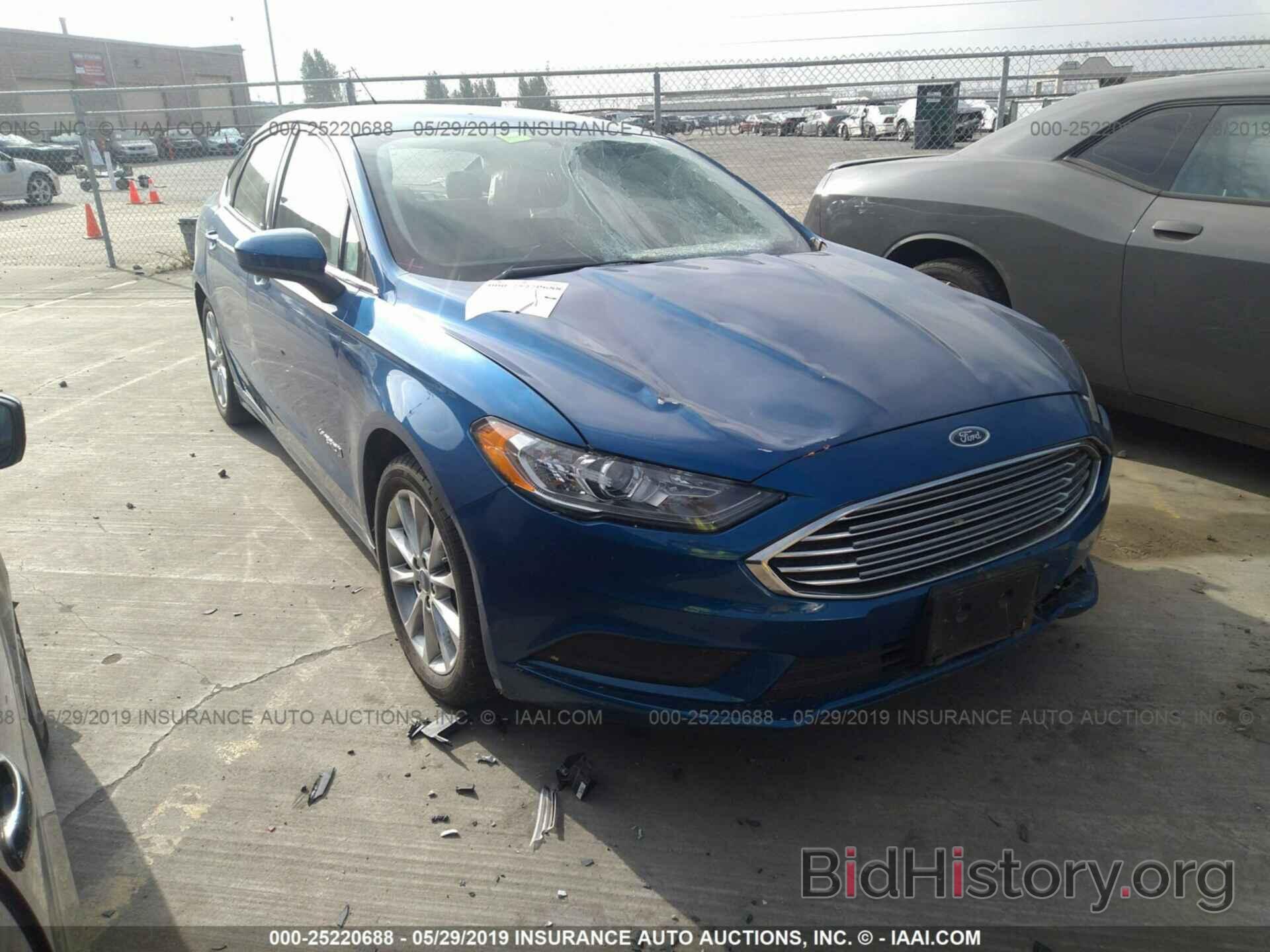 Photo 3FA6P0LU9HR105772 - FORD FUSION 2017