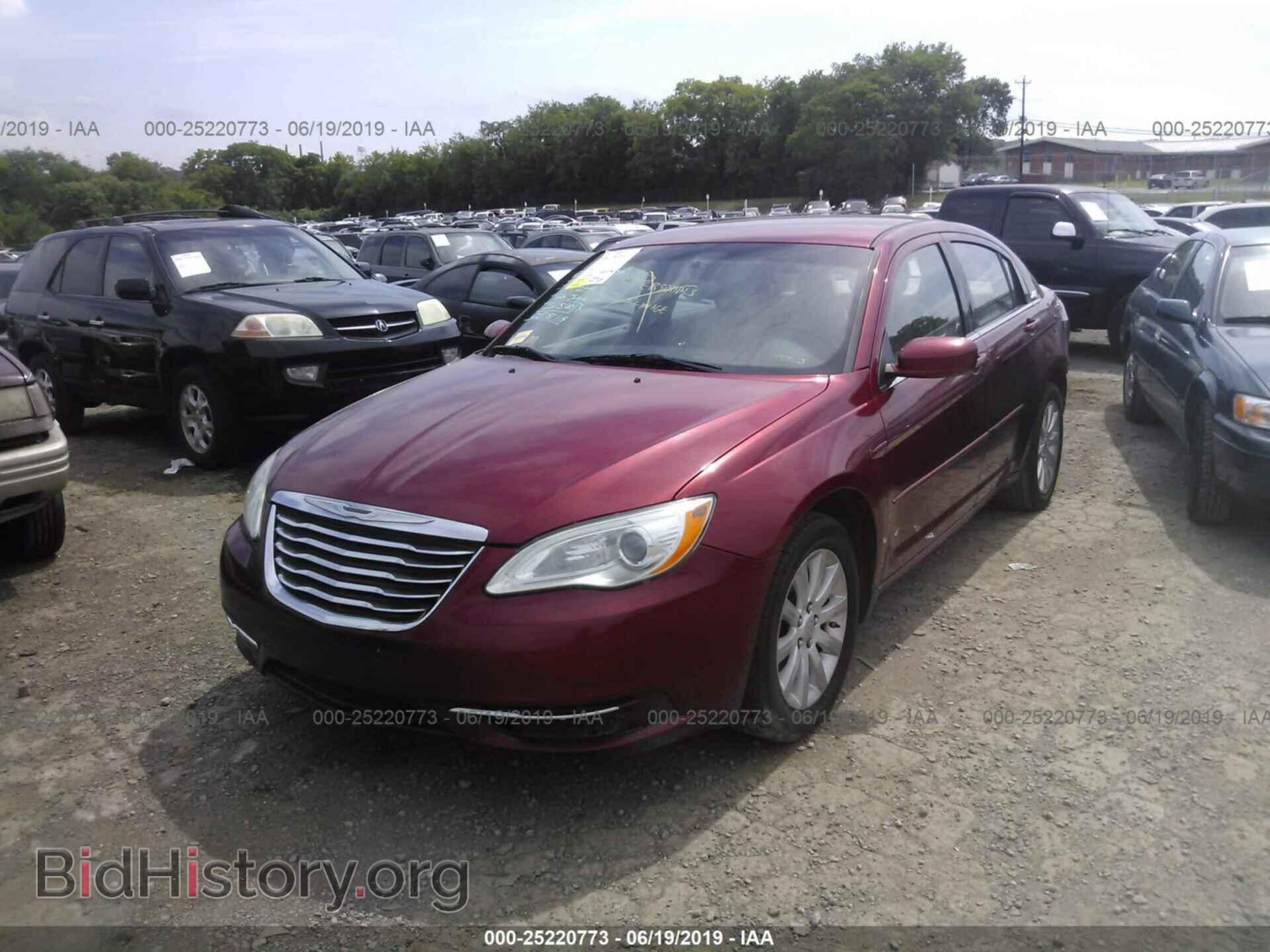 2012 CHRYSLER 200 - VIN: 1C3CCBBBXCN154824 - Фото 2