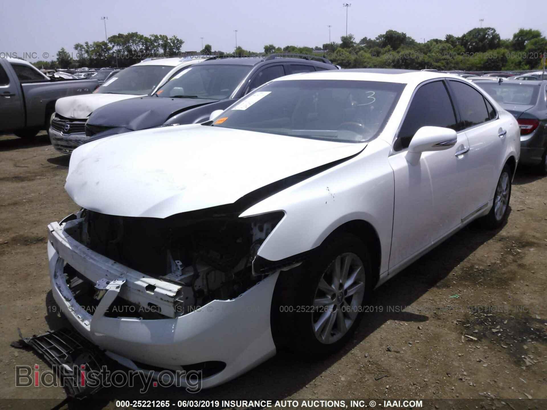 2011 LEXUS ES - VIN: JTHBK1EG0B2450316 - Фото 2