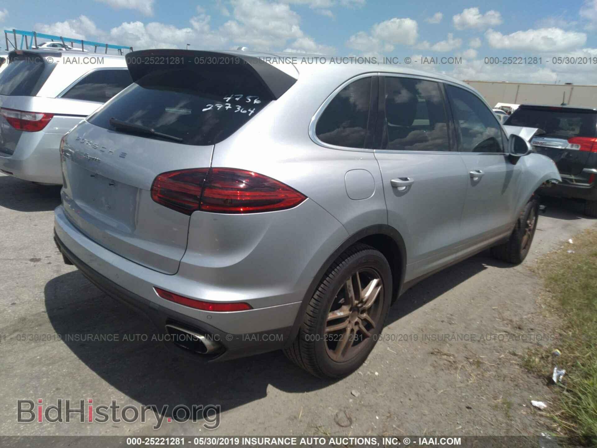 2016 PORSCHE CAYENNE - VIN: WP1AA2A21GLA04756 - Photo 4