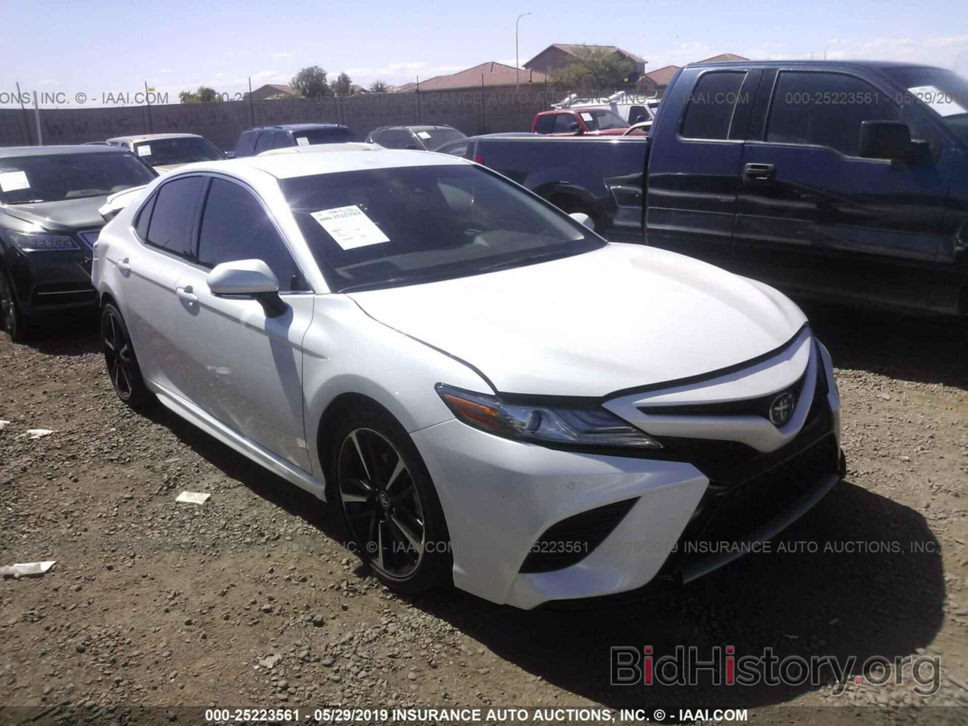 Photo 4T1B61HK8JU005469 - TOYOTA CAMRY 2018