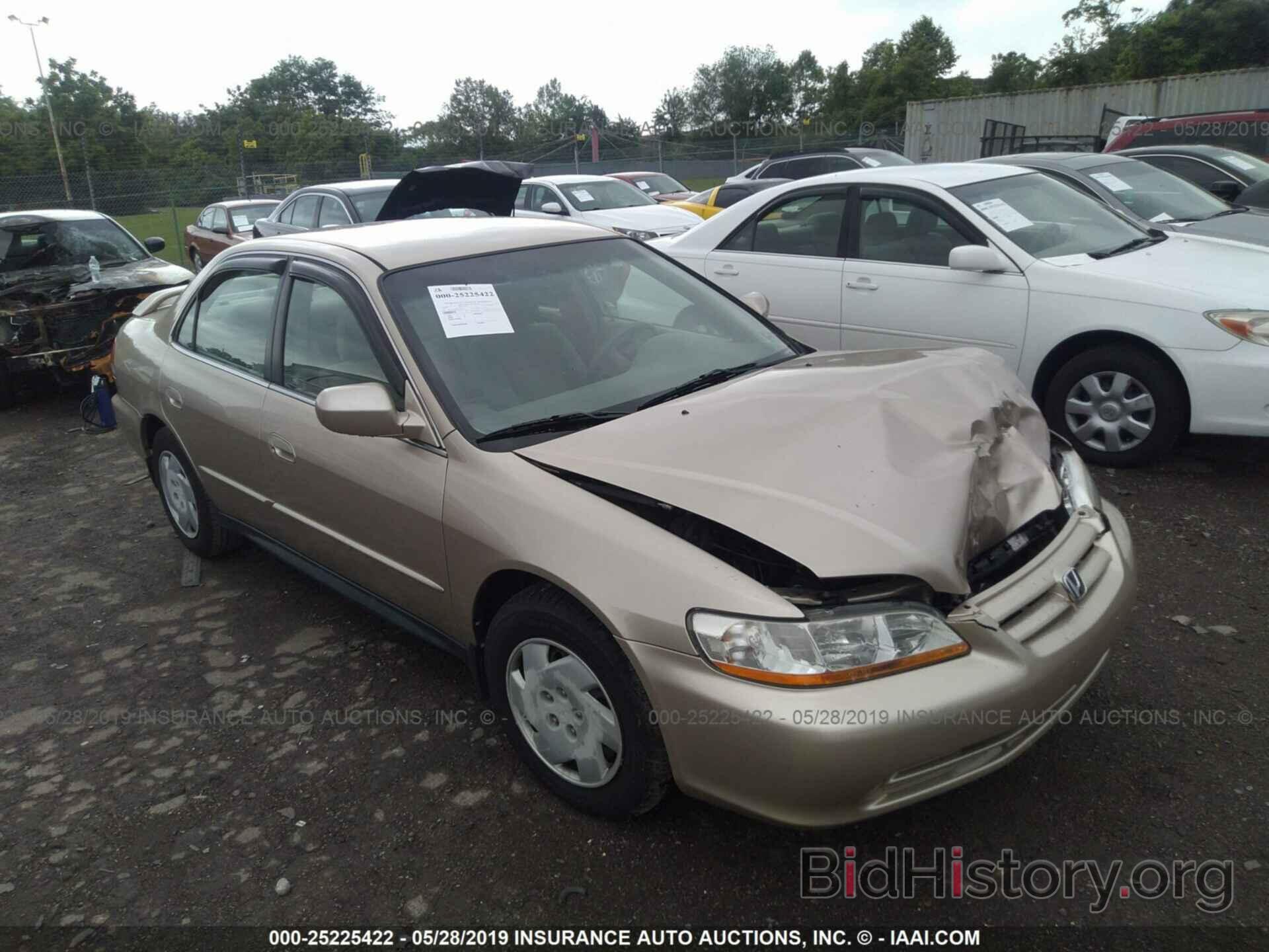 Photo 1HGCG164X2A033742 - HONDA ACCORD 2002