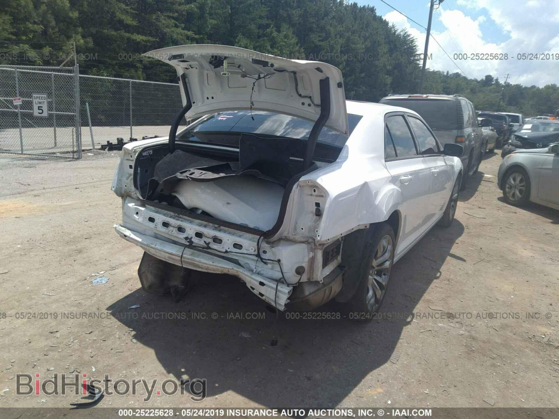 2014 CHRYSLER 300 - VIN: 2C3CCABG1EH361264 - Фото 4