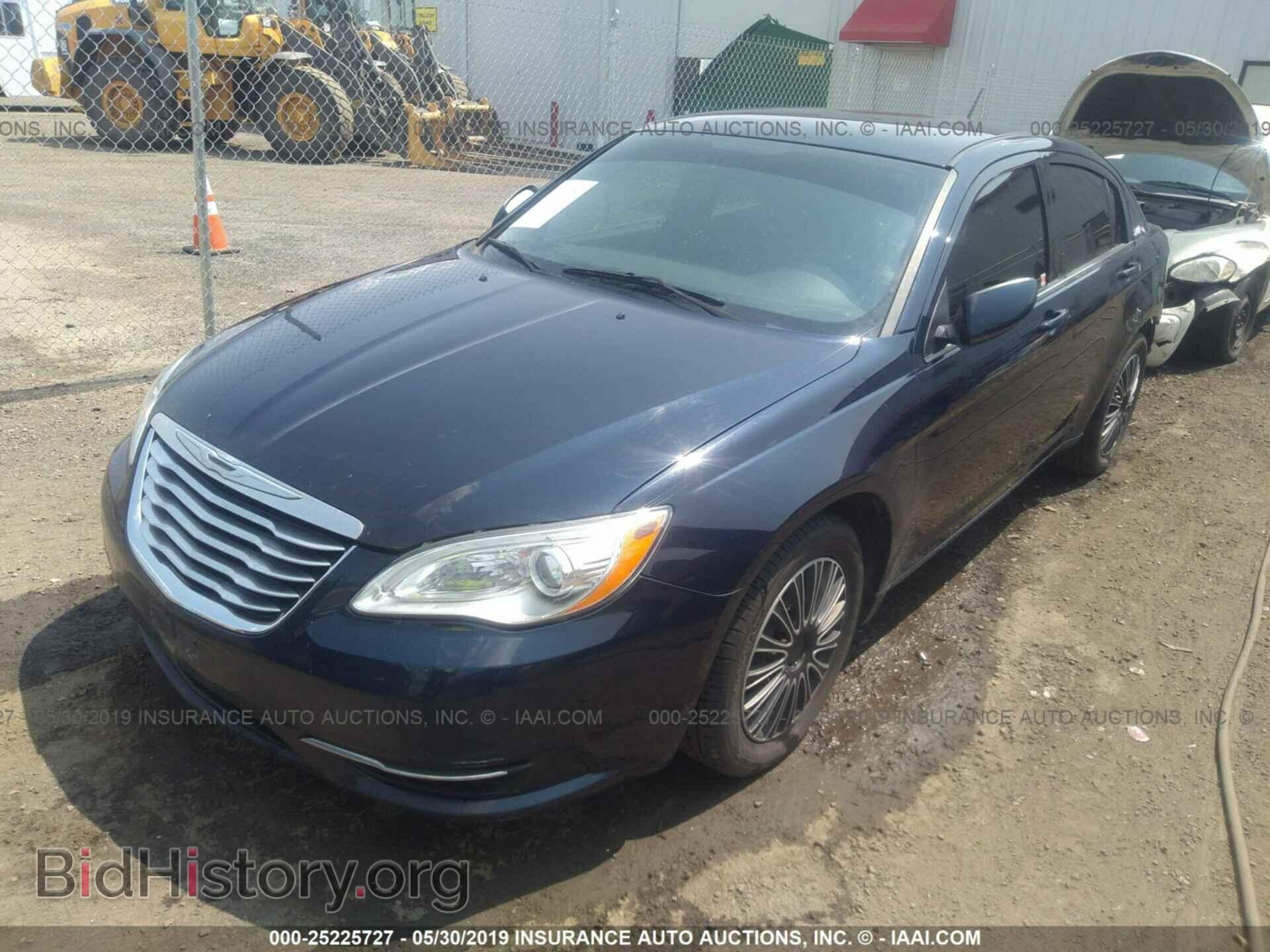 2014 CHRYSLER 200 - VIN: 1C3CCBAB3EN207464 - Photo 2