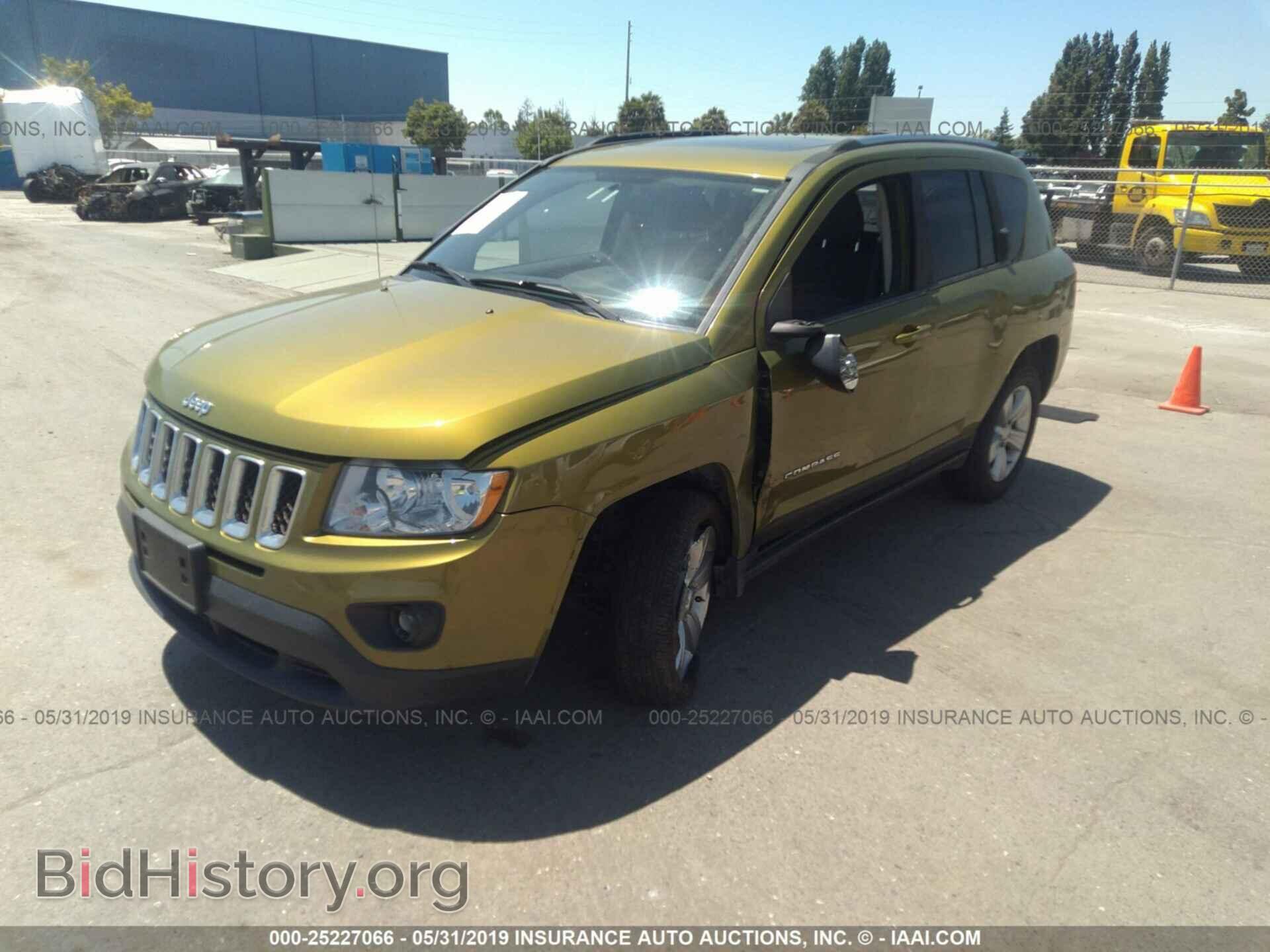 2012 JEEP COMPASS - VIN: 1C4NJDEB8CD572709 - Photo 2