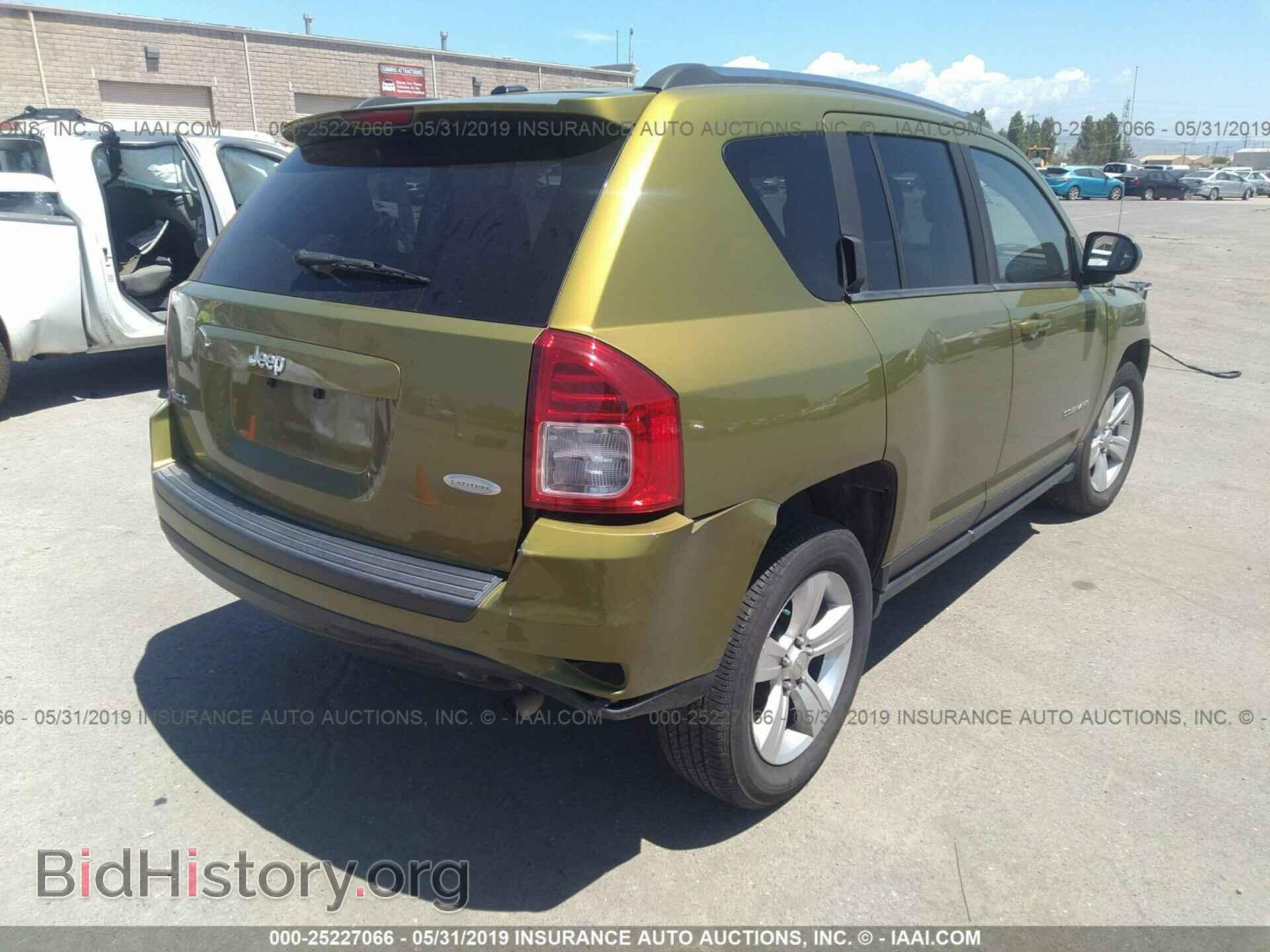 2012 JEEP COMPASS - VIN: 1C4NJDEB8CD572709 - Photo 4