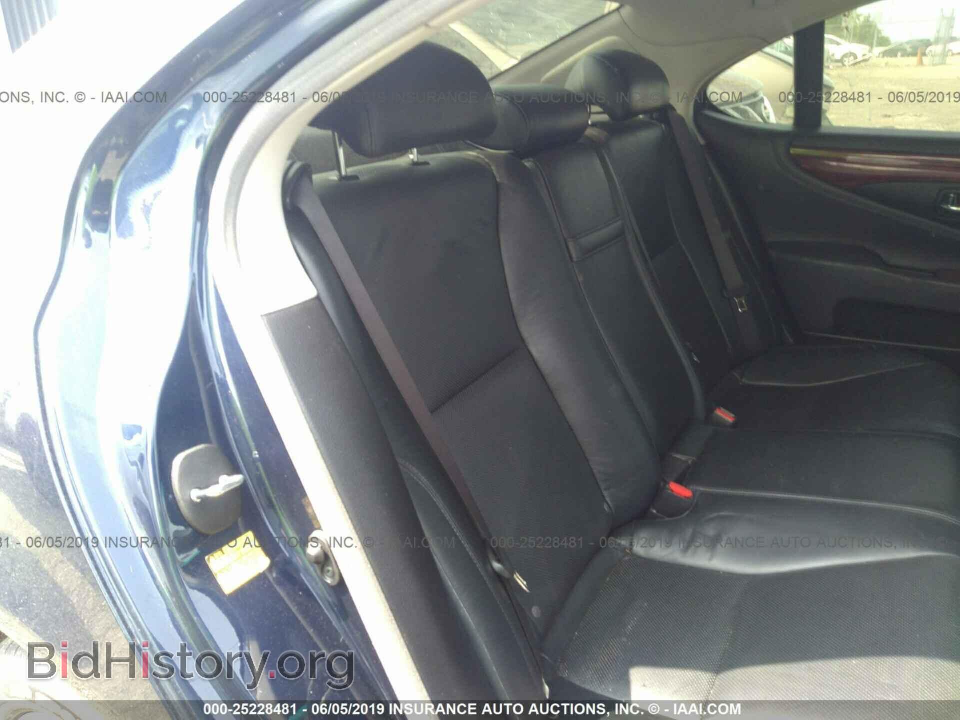 2010 LEXUS LS - VIN: JTHCL5EF5A5008757 - Photo 8