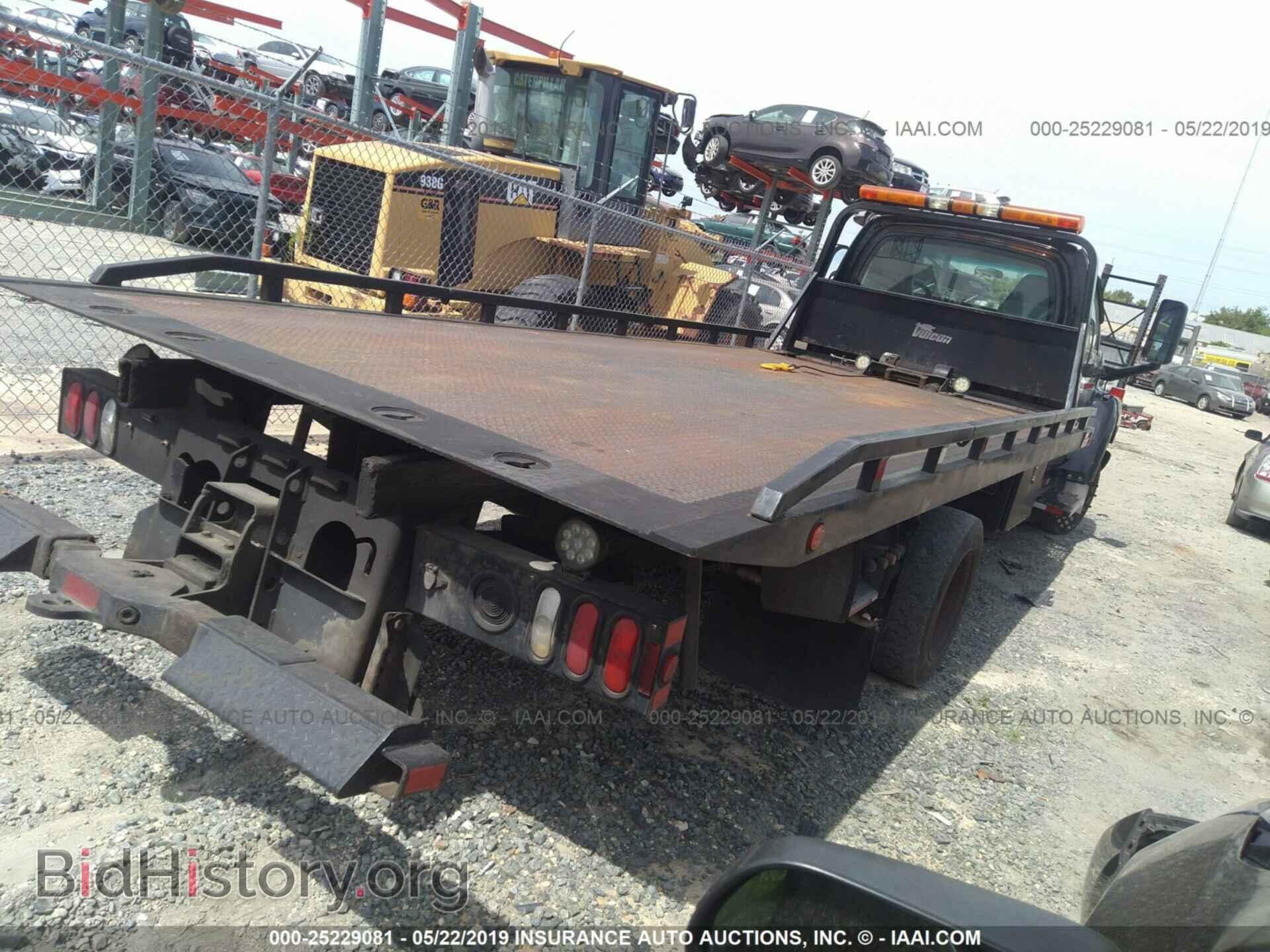 2004 GMC C5500 - VIN: 1GDE5C1294F519409 - Photo 4