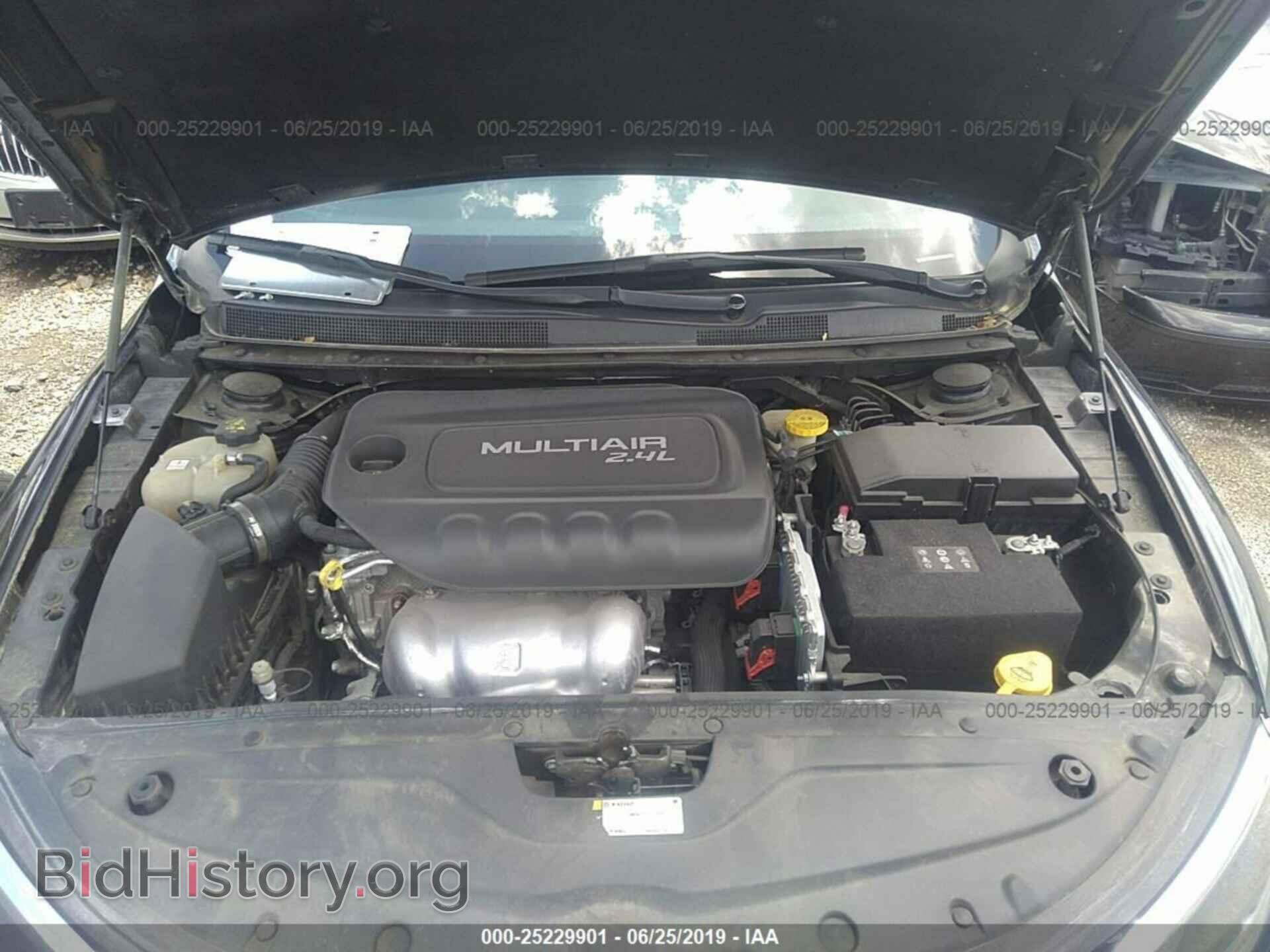 2016 CHRYSLER 200 - VIN: 1C3CCCAB9GN152897 - Фото 10