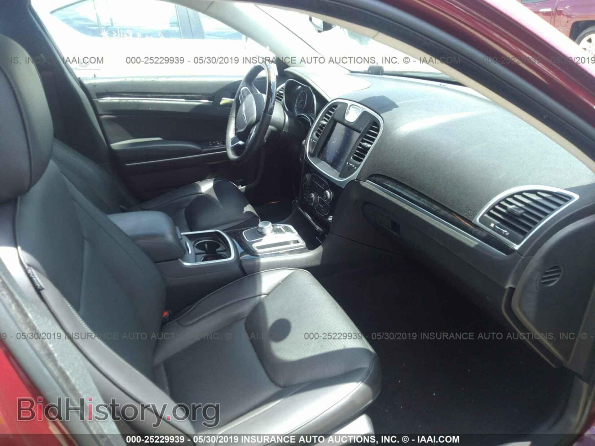2019 CHRYSLER 300 - VIN: 2C3CCAEG8KH555717 - Фото 5