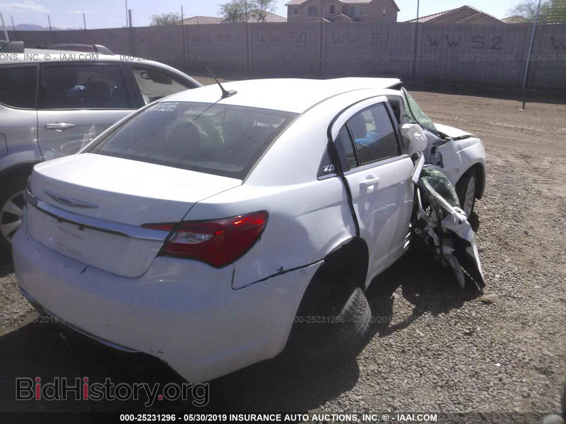 2013 CHRYSLER 200 - VIN: 1C3CCBBB8DN764433 - Фото 4