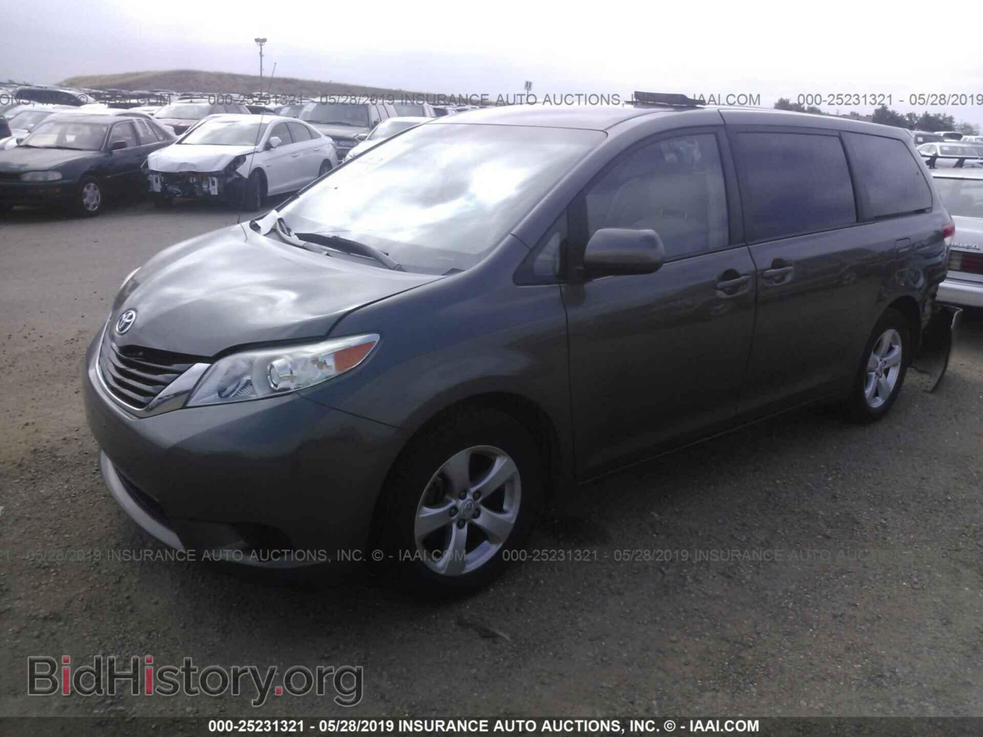 2012 TOYOTA SIENNA - VIN: 5TDKA3DCXCS014842 - Фото 2