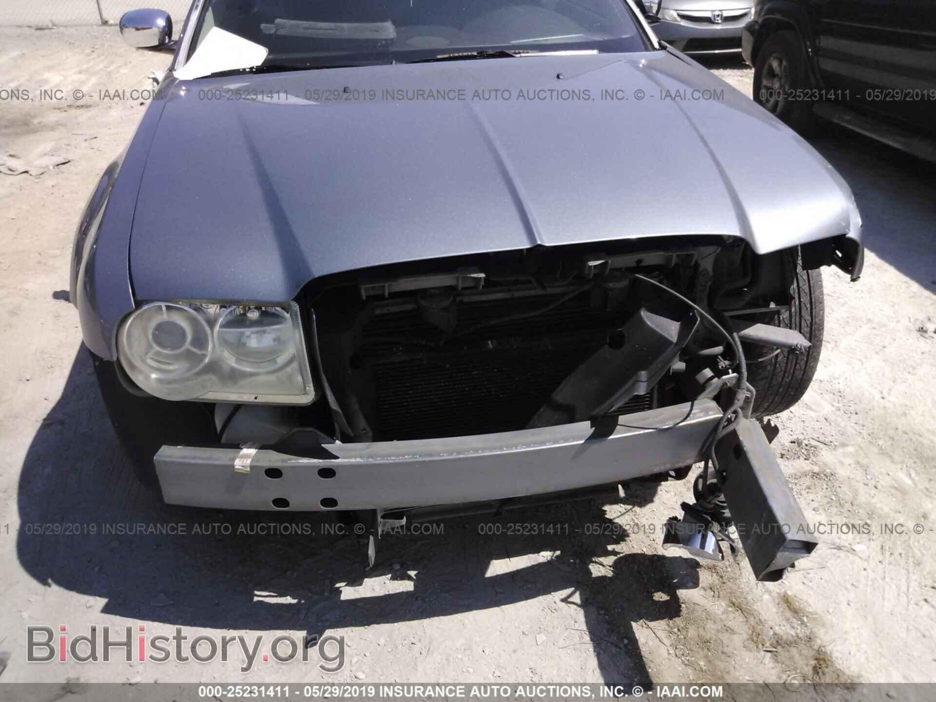 2006 CHRYSLER 300C - VIN: 2C3KA63H16H290882 - Фото 6