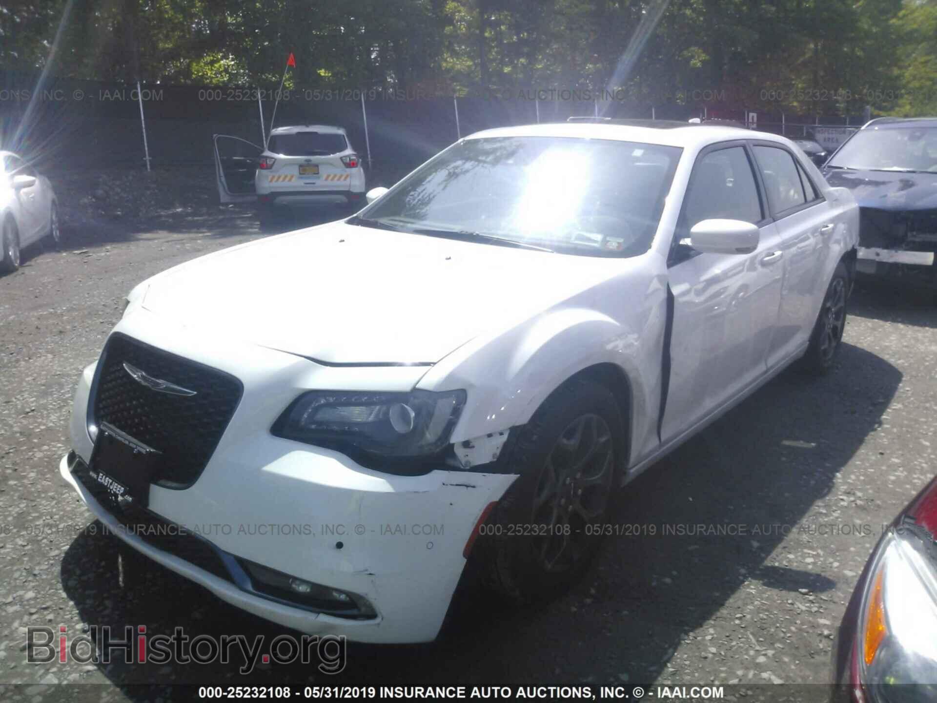 2018 CHRYSLER 300 - VIN: 2C3CCAGG0JH165724 - Фото 2