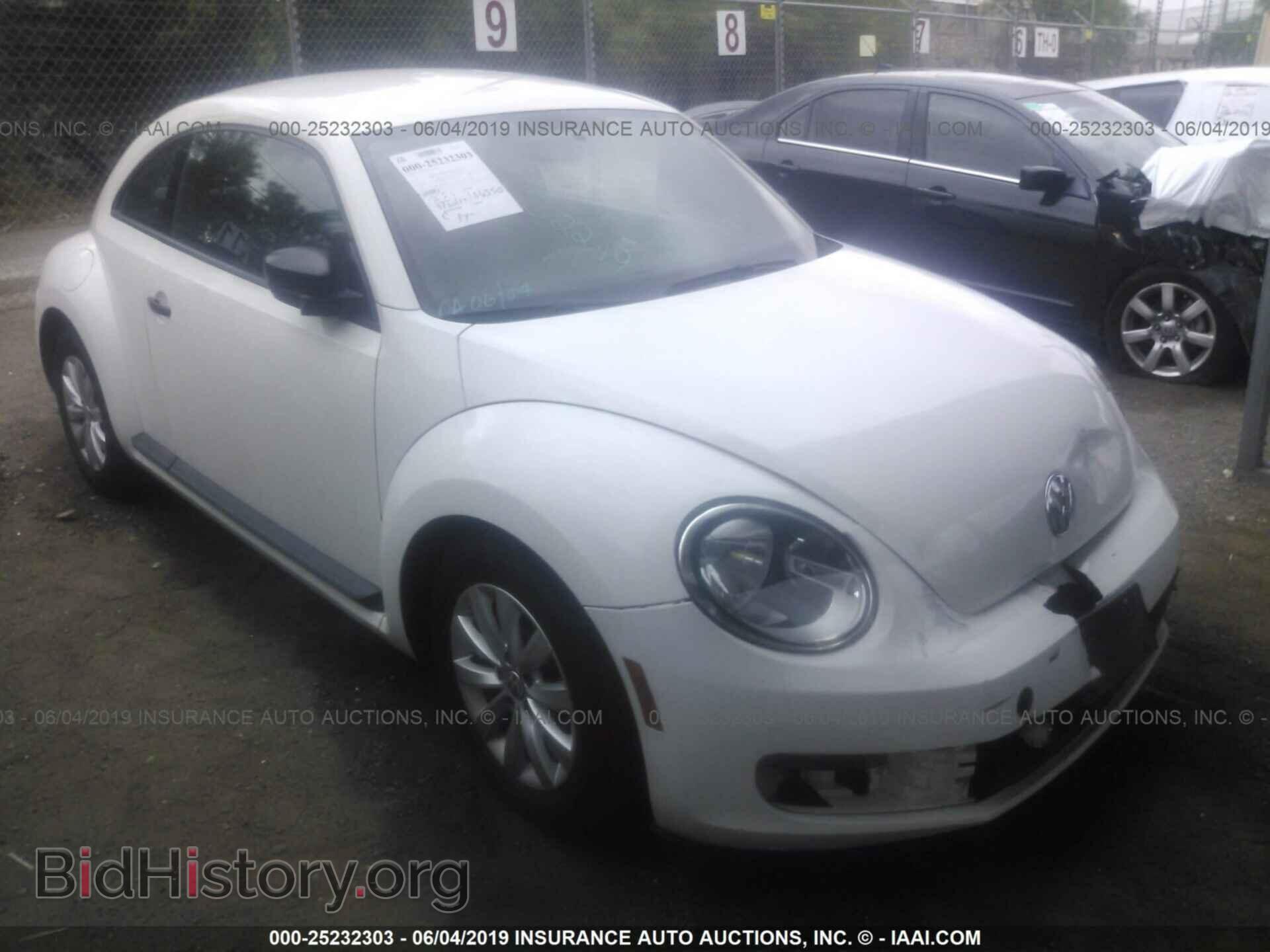 Фотография 3VWFP7AT0DM663074 - VOLKSWAGEN BEETLE 2013