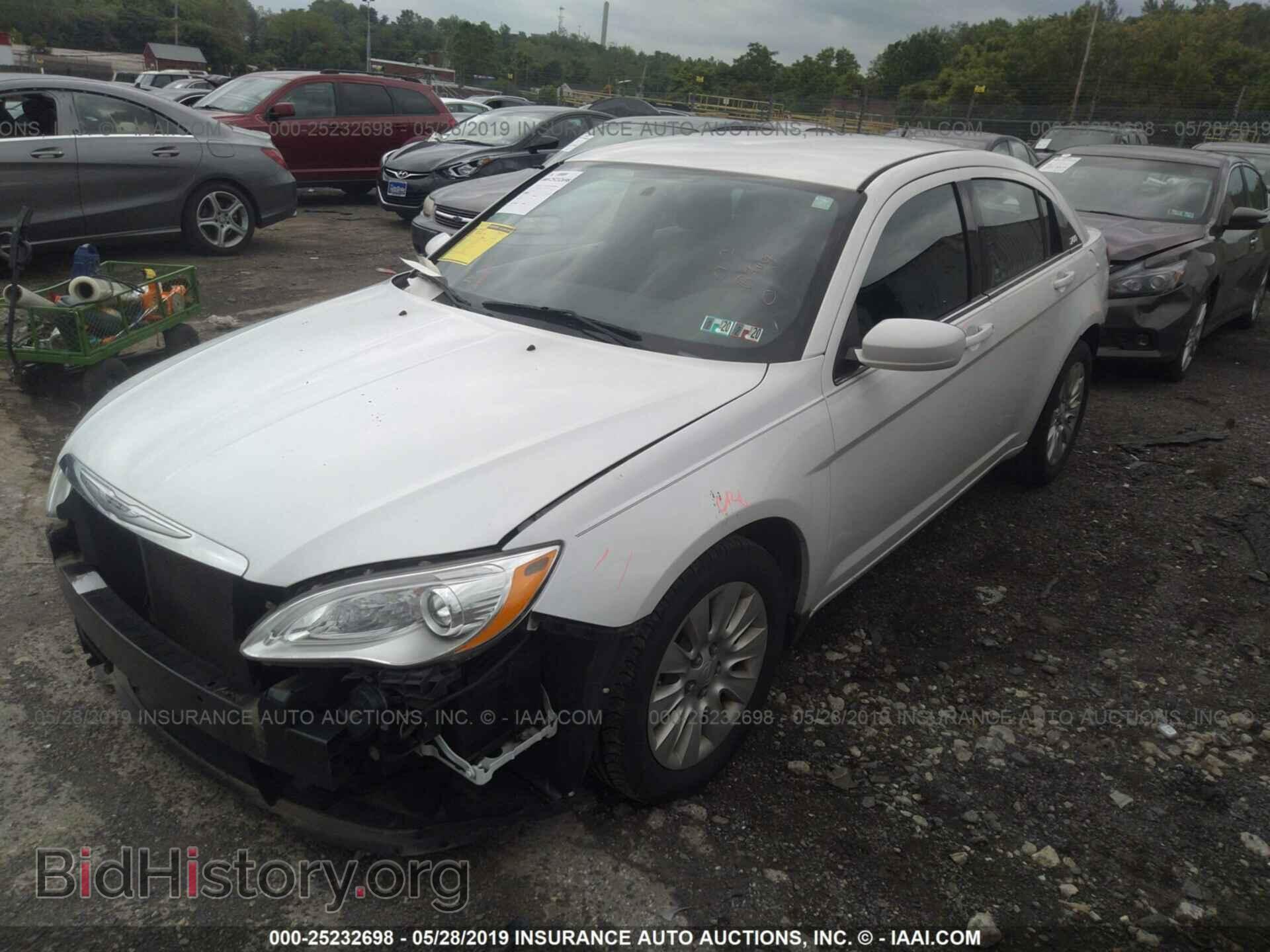 2013 CHRYSLER 200 - VIN: 1C3CCBAB0DN569024 - Photo 2