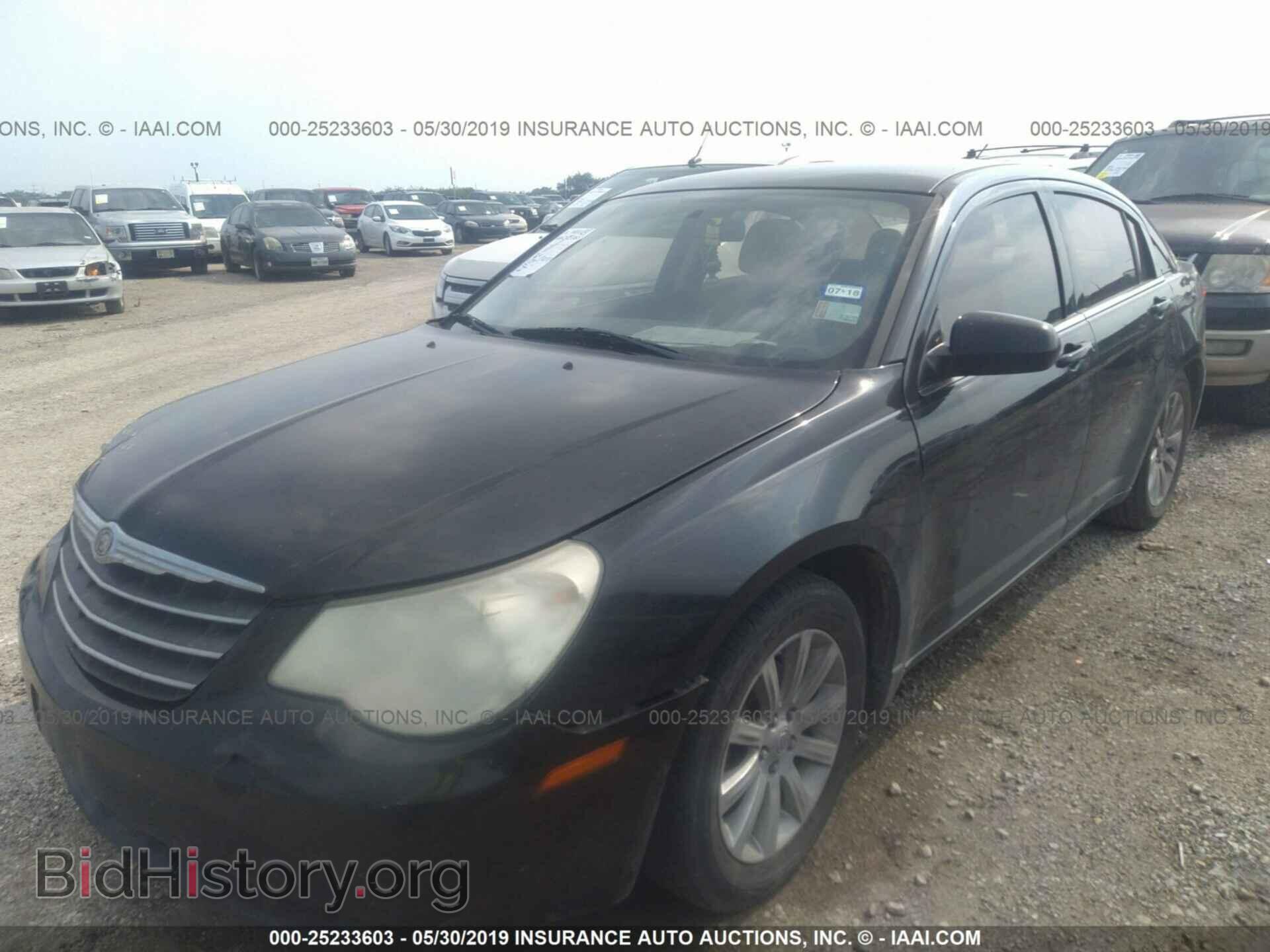 2010 CHRYSLER SEBRING - VIN: 1C3CC5FB9AN212849 - Фото 2
